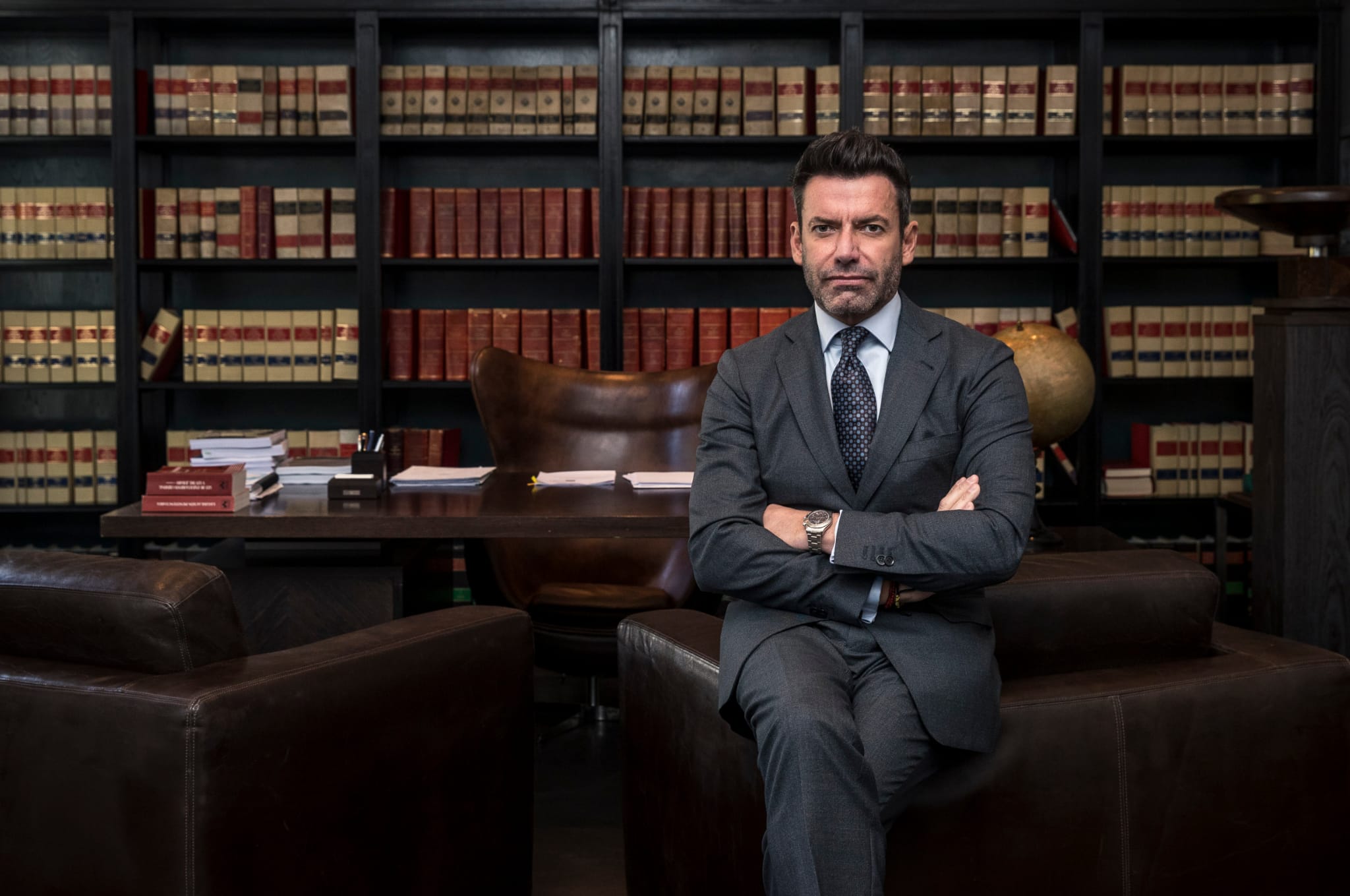 El 'abogado del diablo' de Conde-Pumpido Varela sale en 'Marbella', la serie de moda