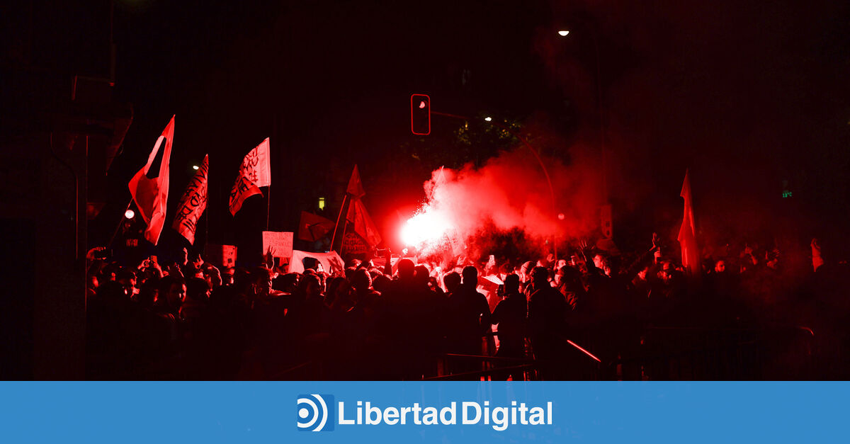 Decimocuarta Noche De Protestas En Ferraz Libertad Digital