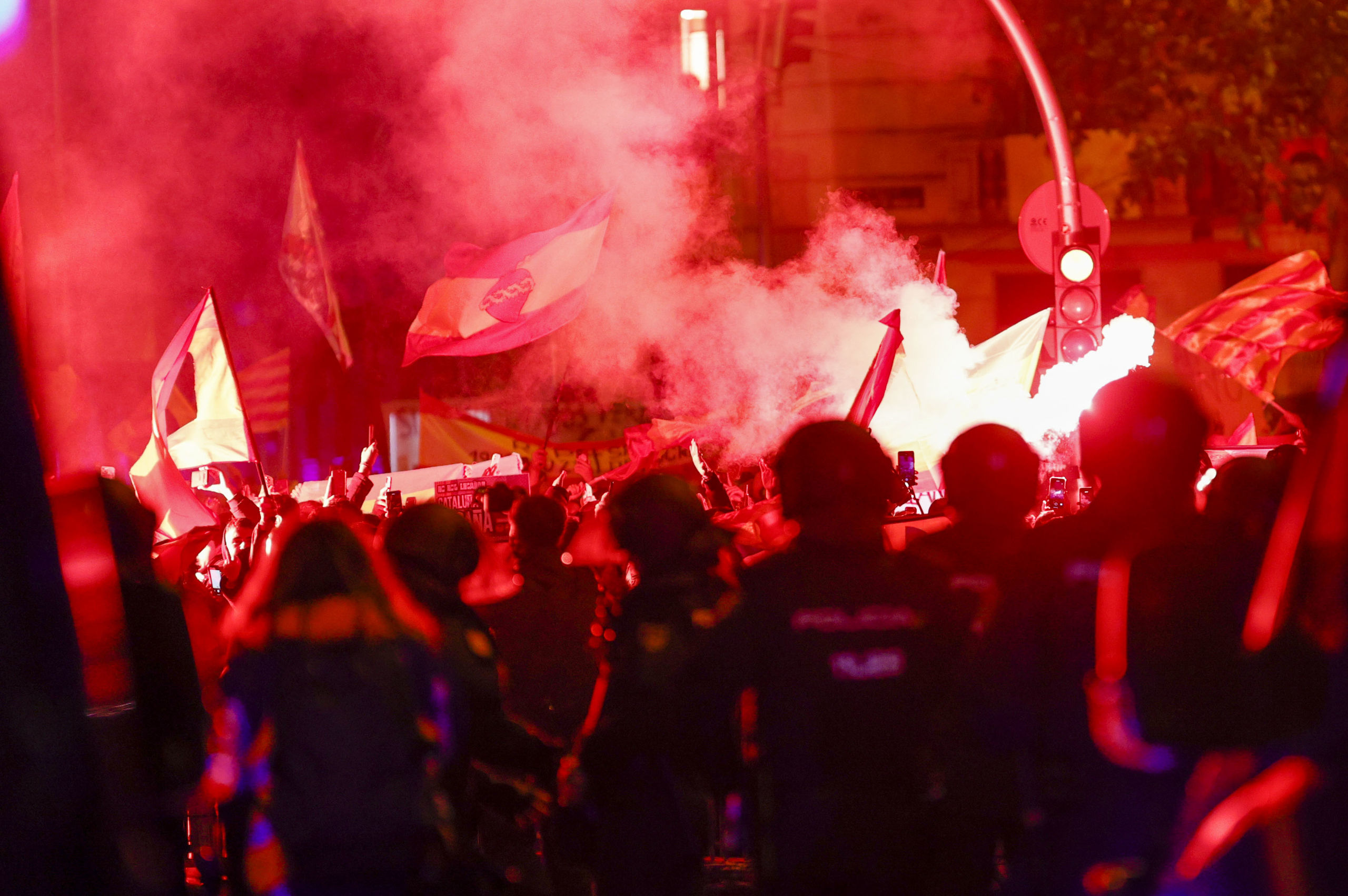 Decimocuarta Noche De Protestas En Ferraz Libertad Digital