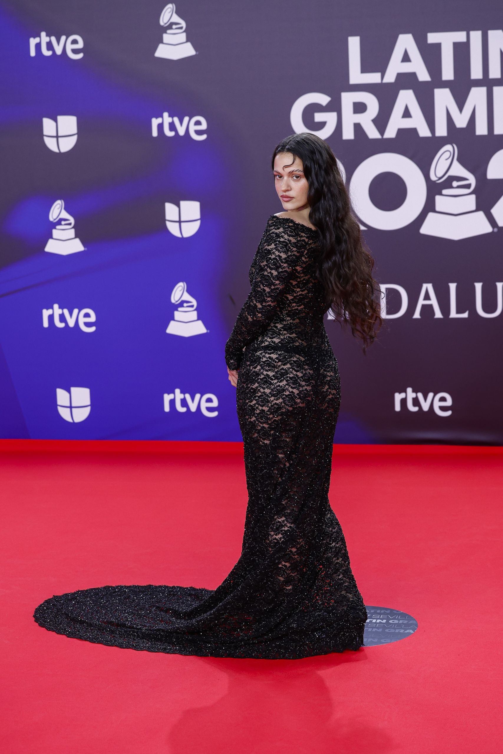 Rosalía revoluciona los Latin Grammy en Sevilla nominados, invitados y