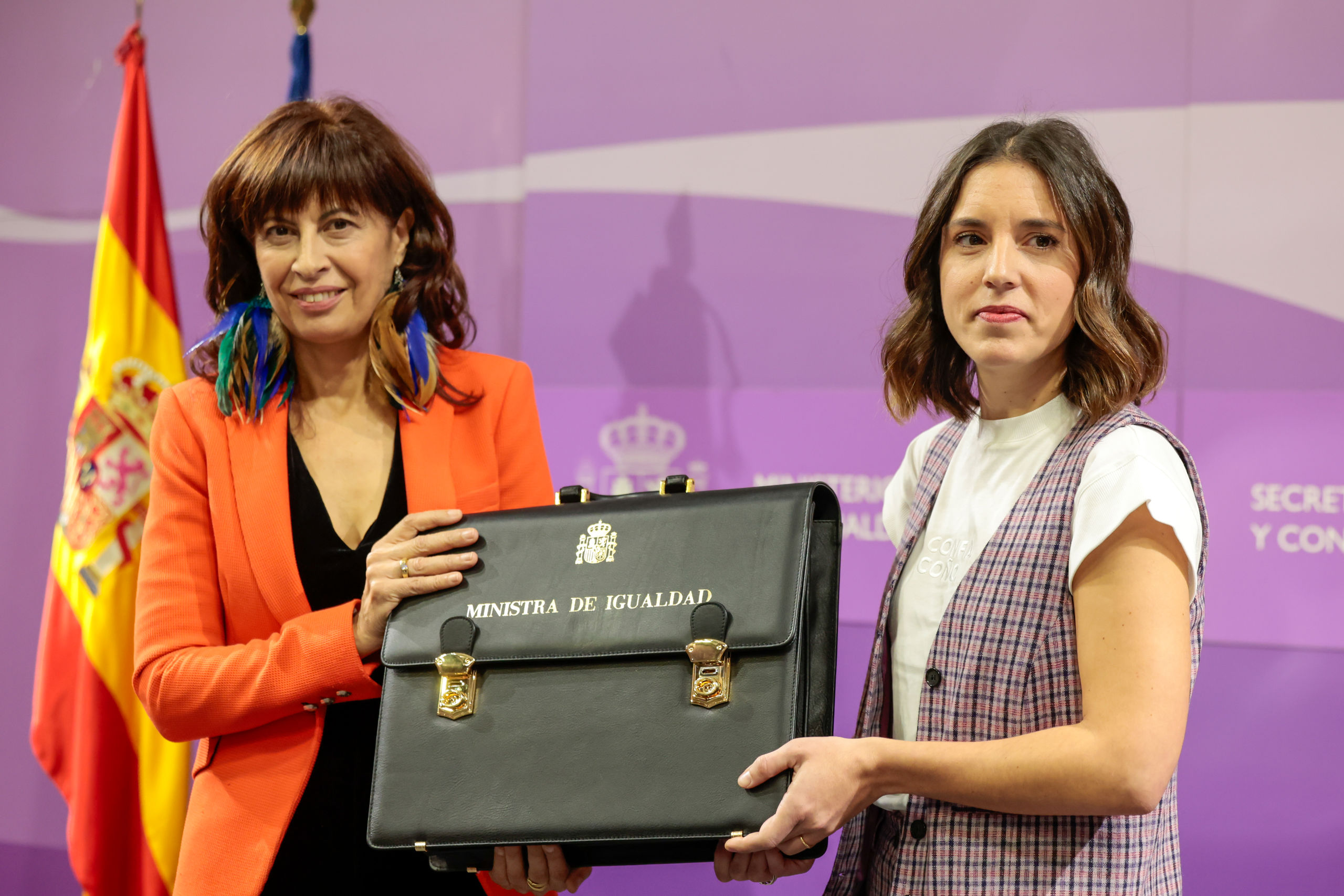 La extensa colección de plumas de Ana Redondo, nueva ministra de Igualdad