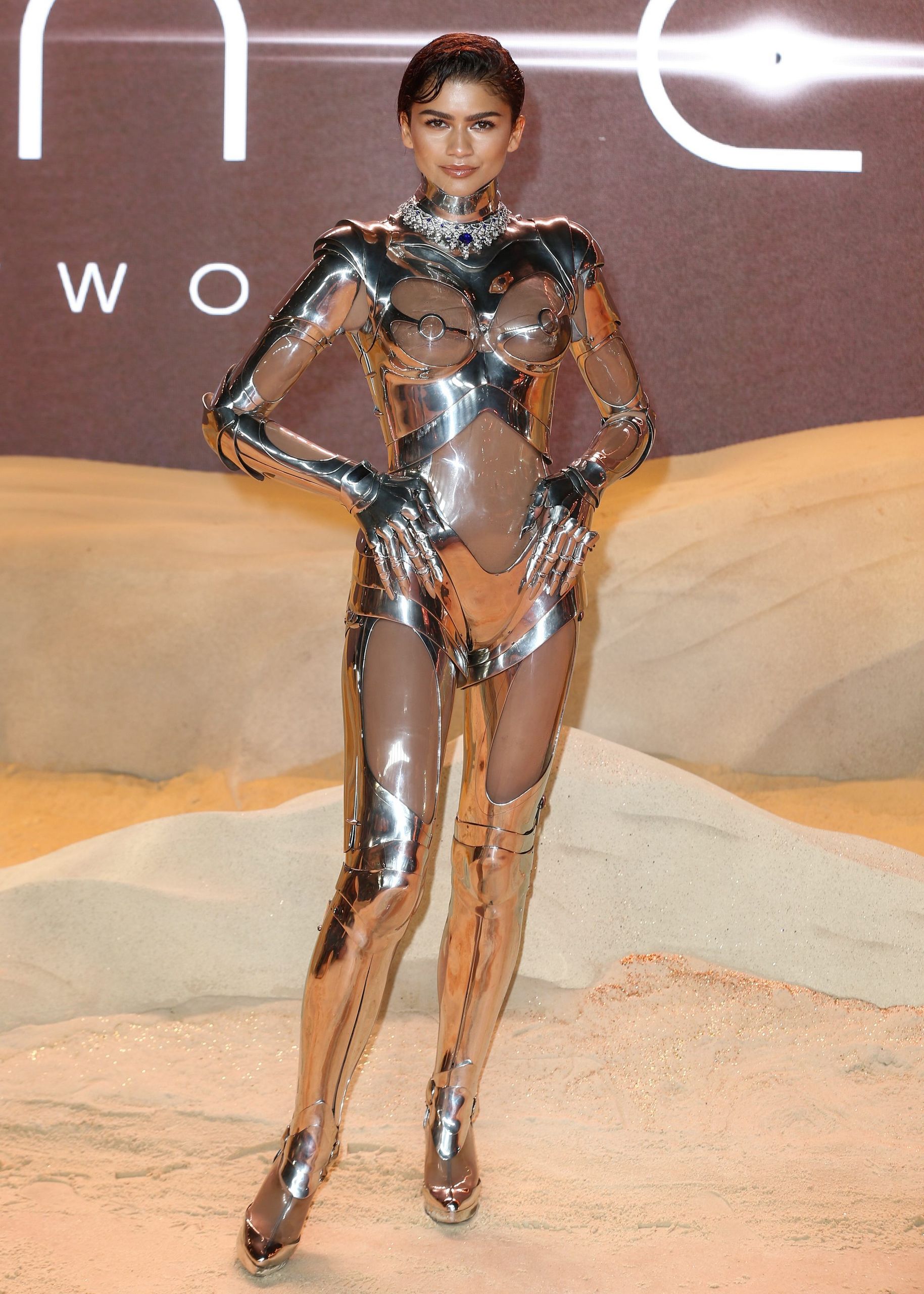 Pasmo mundial por el look robótico de Zendaya en la premiere de Dune 2