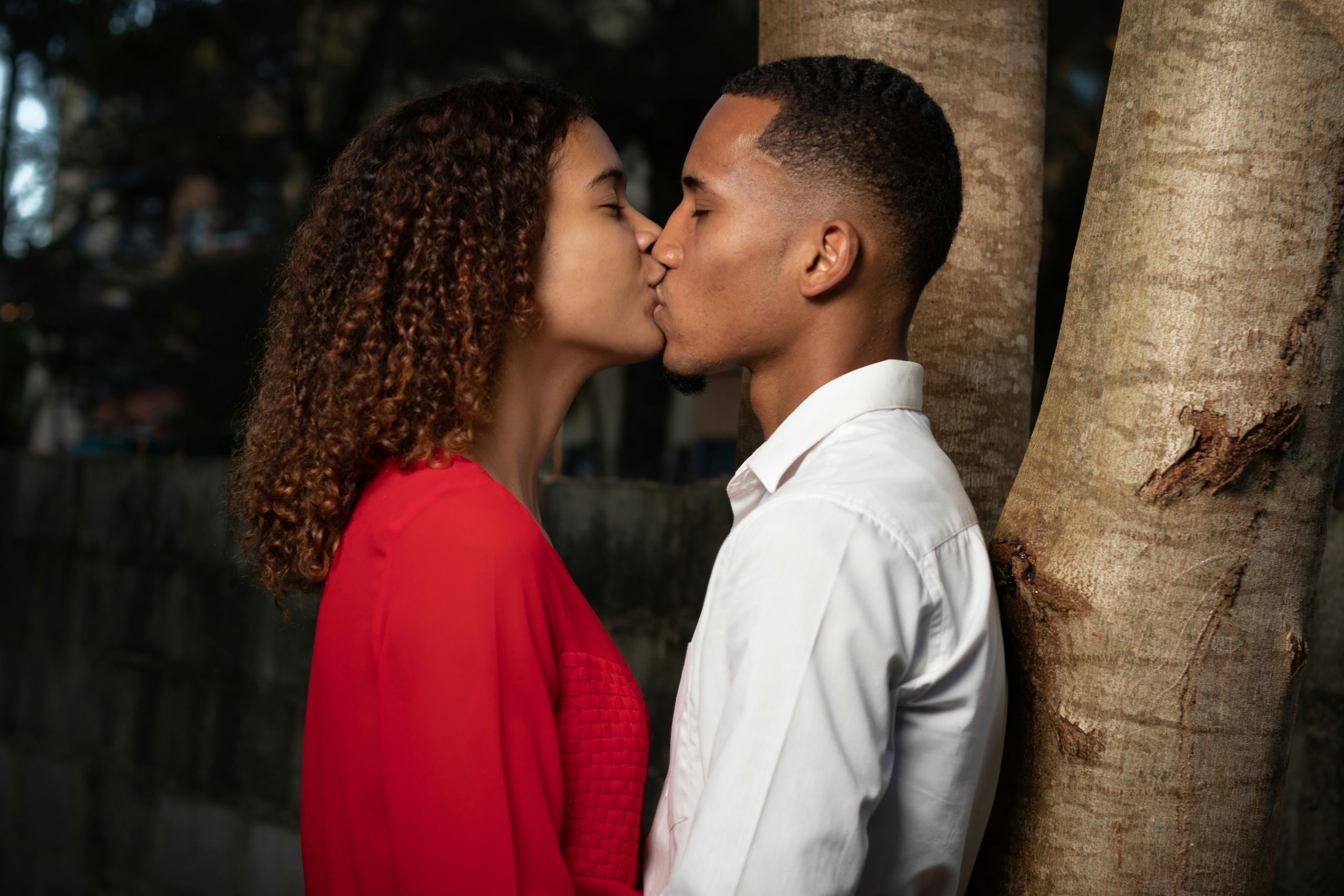 Qué beneficios tienen los besos?