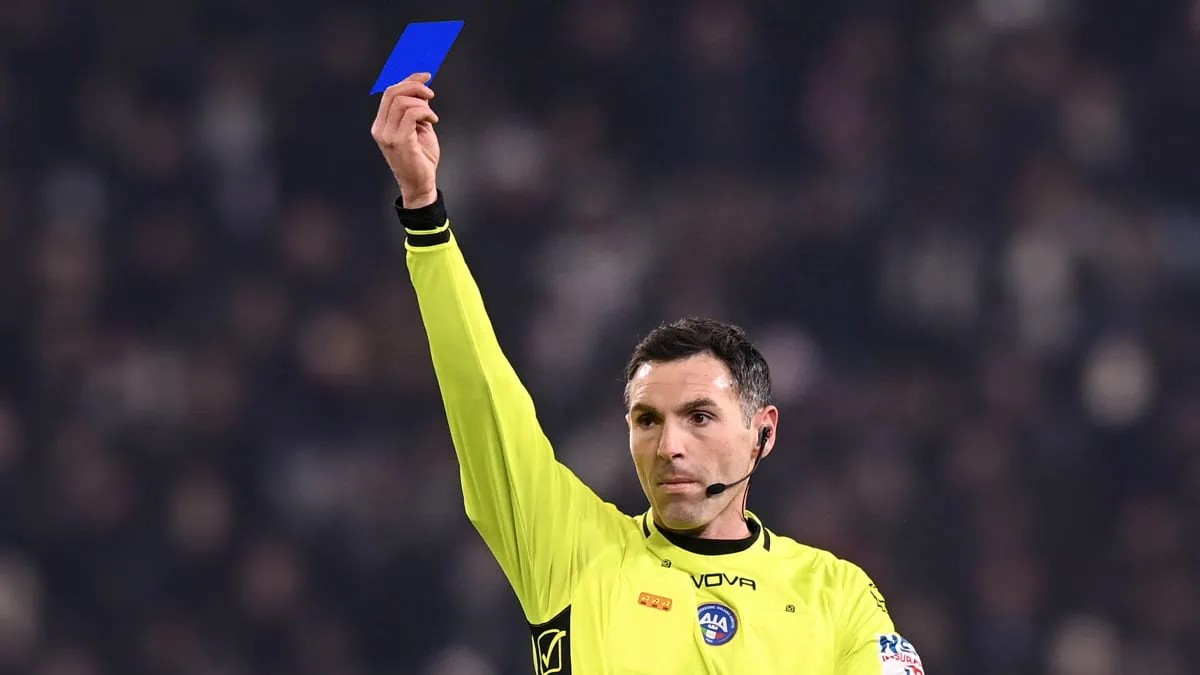 La FIFA rechaza introducir la tarjeta azul en el fútbol