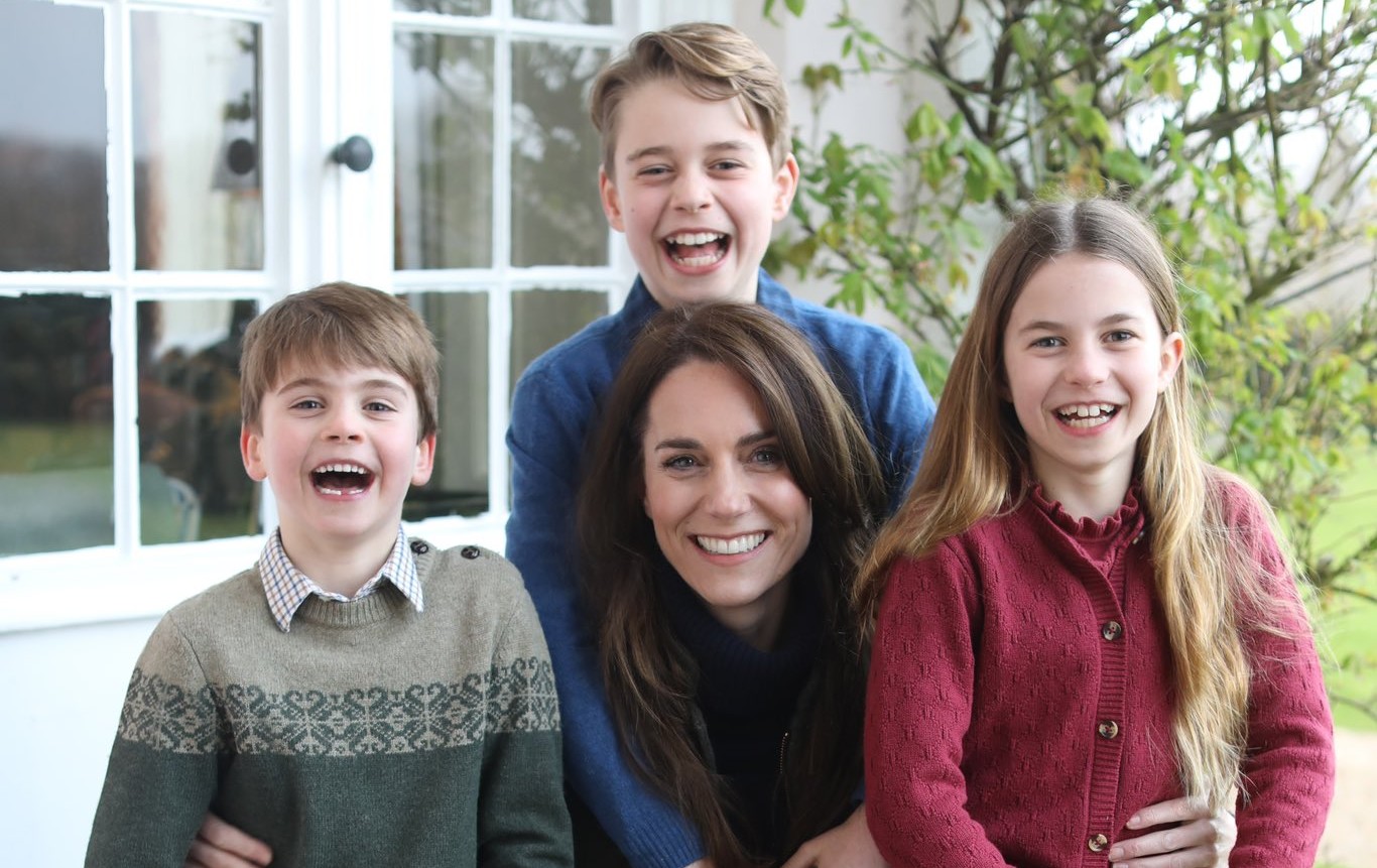 Kate Middleton pide disculpas tras reconocer que retocó la foto con sus hijos