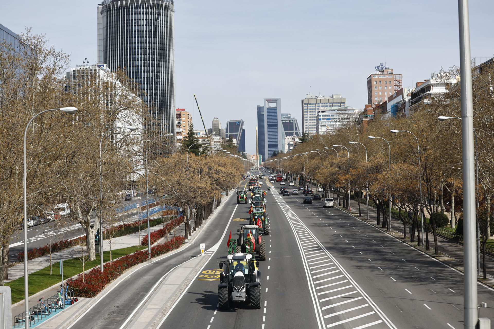 1.500 tractores y agricultores vuelven a cercar Madrid