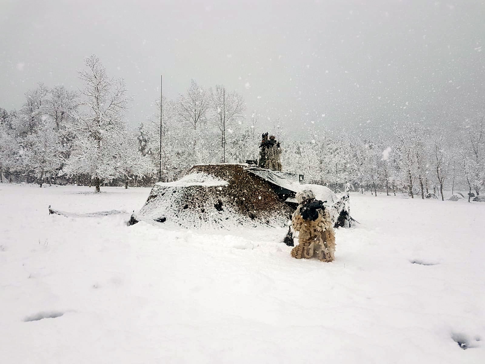 Nueve militares acaban hospitalizados por congelación en unas maniobras nocturnas en el Pirineo