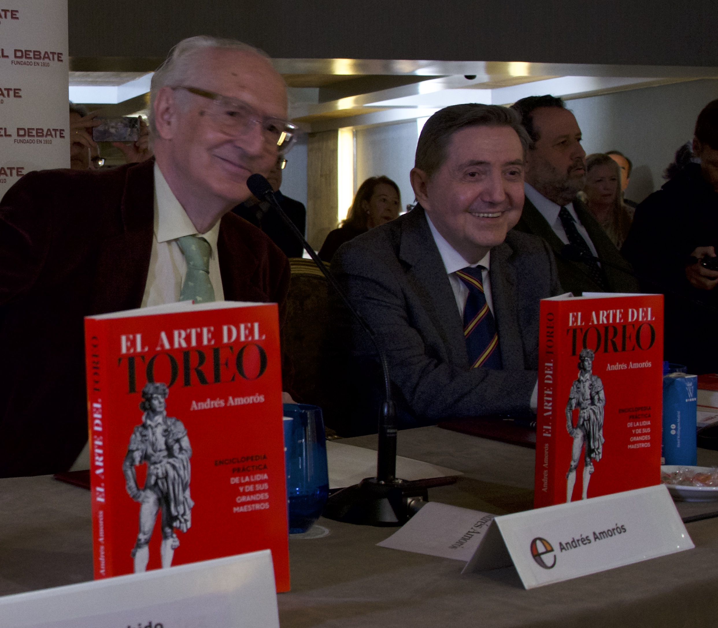 Federico Jiménez Losantos presenta el nuevo libro de Andrés Amorós: "El toro es un refugio de libertad"