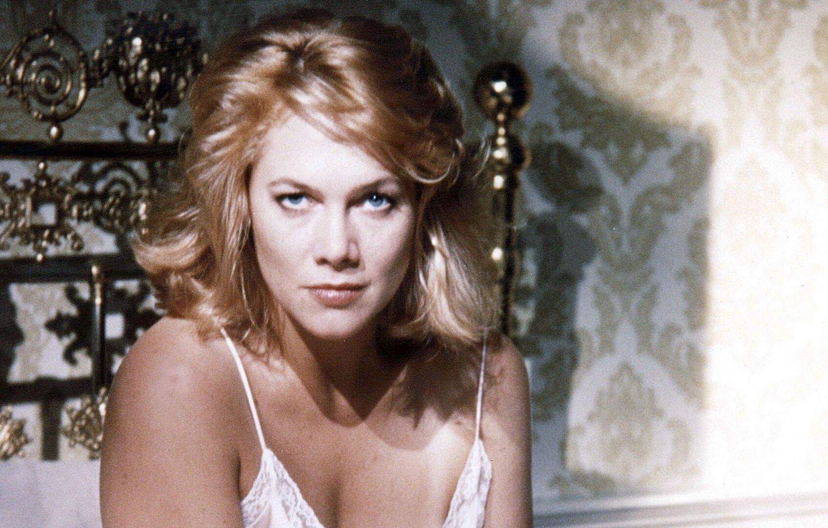 La obesidad de Kathleen Turner a causa de una grave enfermedad - Chic