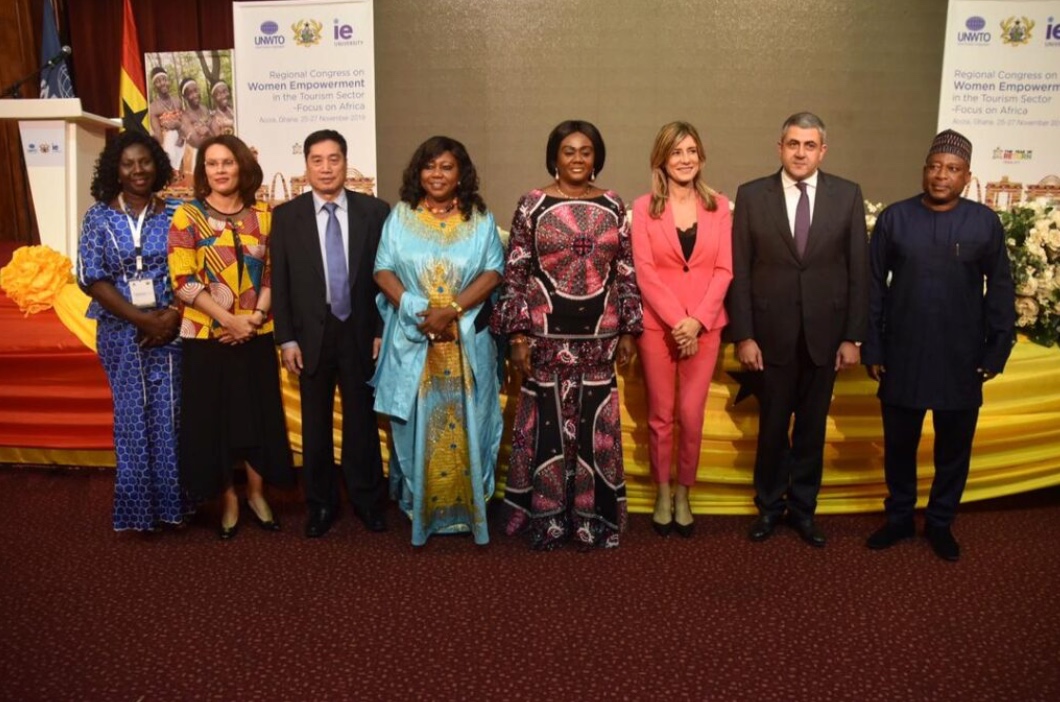 Begoña Gómez ofreció en Ghana colaboración y apoyo a proyectos de género un año antes de que los firmara Sánchez