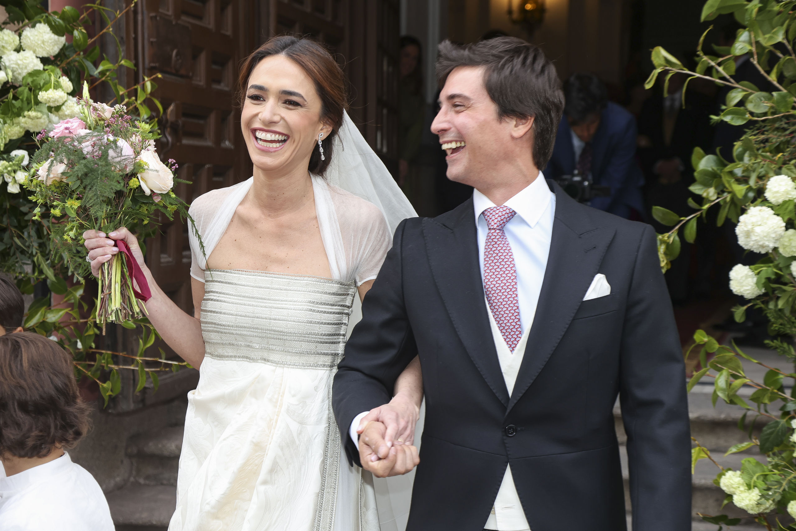 Los marqueses de Cubas entre los invitados a la boda de Borja Álvarez de Estrada y Carmen Gómez-Acebo