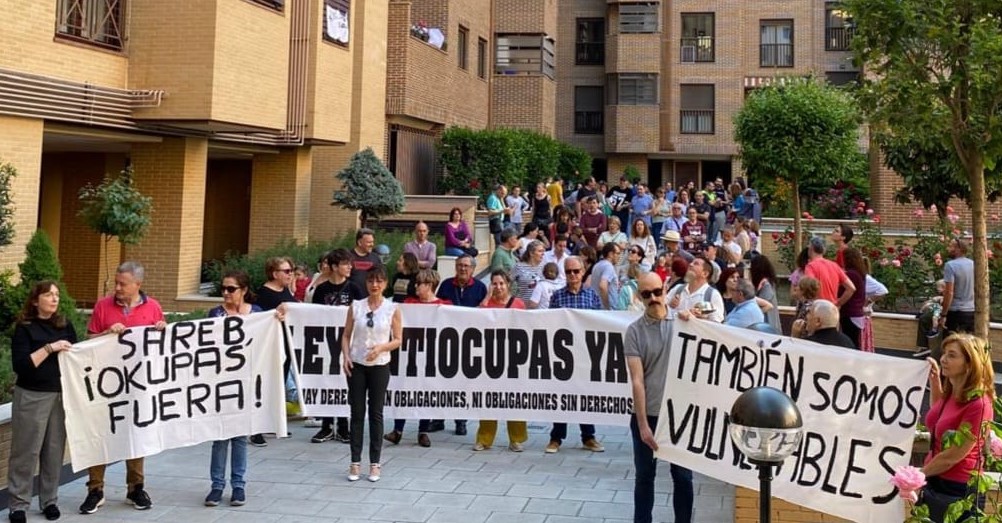 Las víctimas de la okupación, decepcionadas con el PP por apoyar el decreto antidesahucios: "No iremos a más actos"