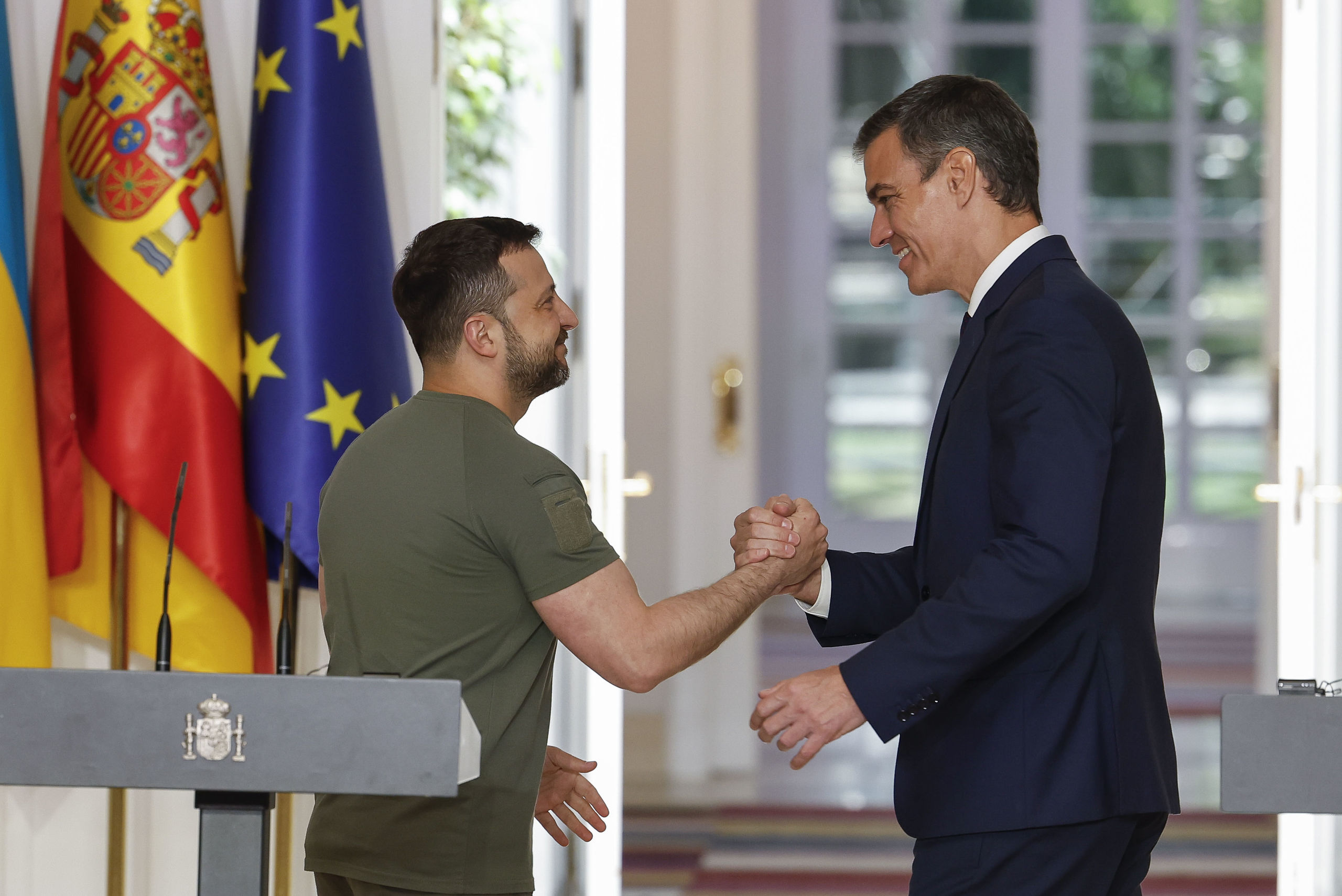 Las claves del acuerdo España-Ucrania: de la ayuda militar durante 10 años a la obra civil para reconstruir el país
