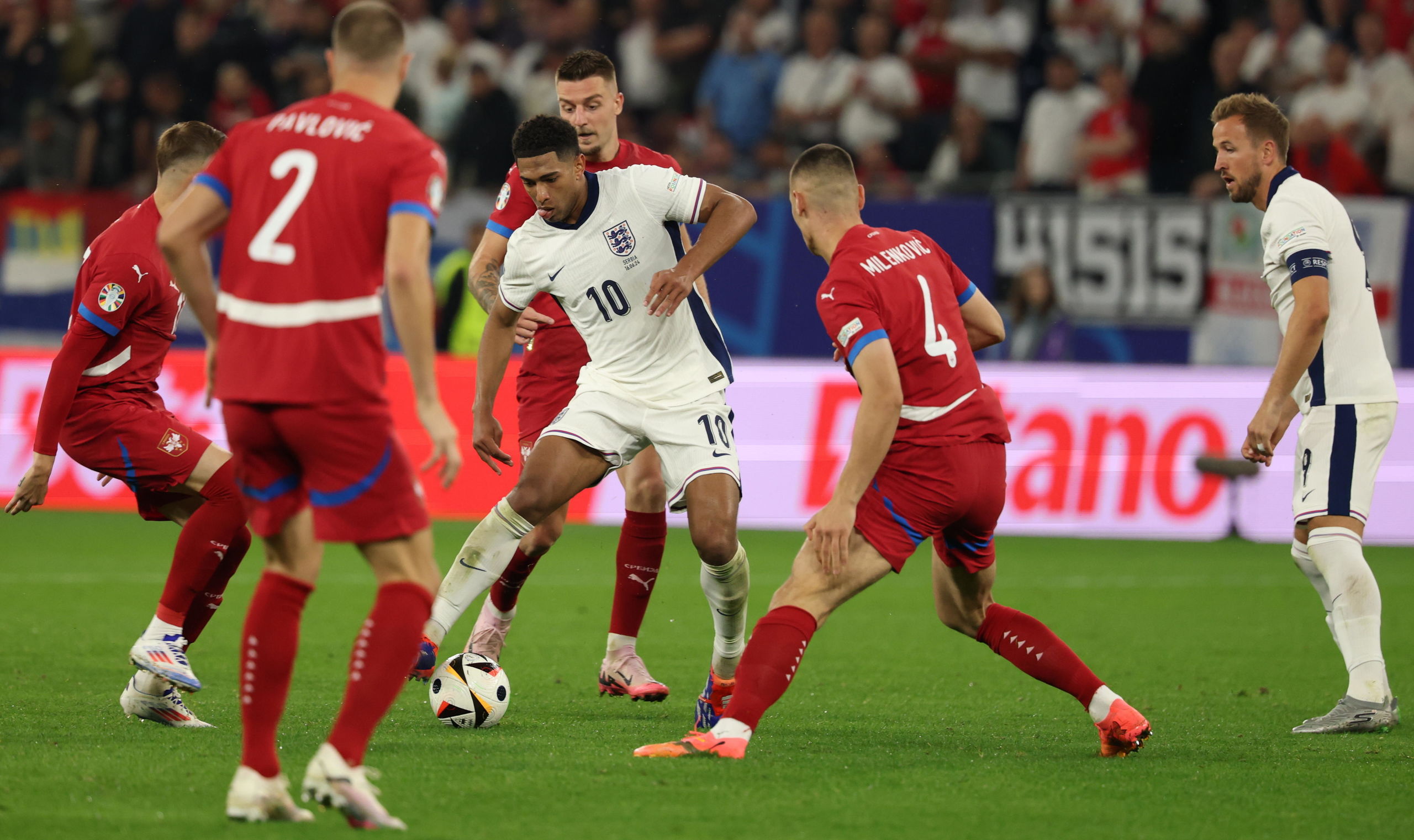 Bellingham marca la diferencia ante Serbia de una Inglaterra gris (1-0)