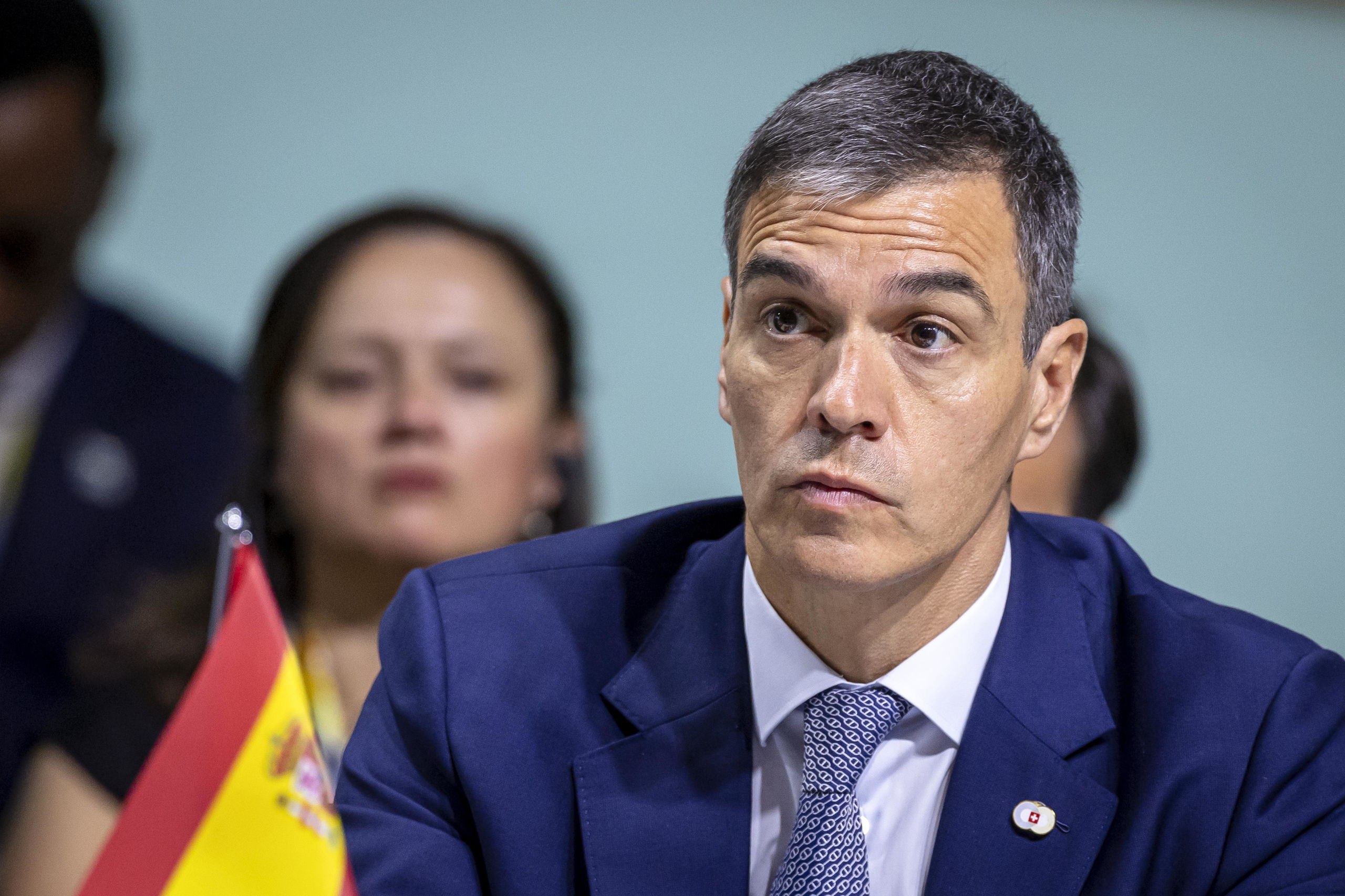Un Sánchez asfixiado prepara el atraco fiscal para Cataluña: llega el asalto "singular" a la caja común