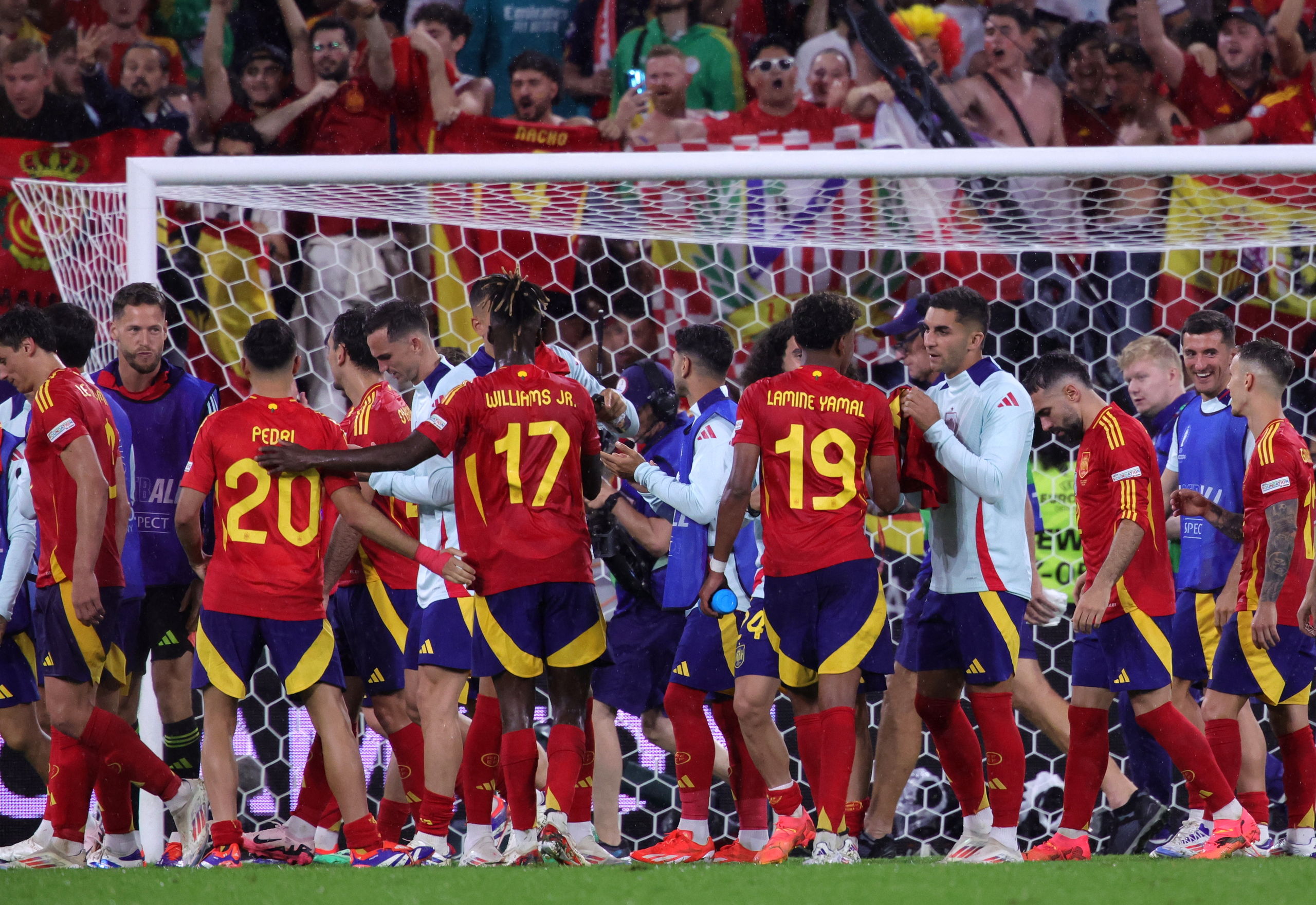España remonta y se medirá a Alemania en cuartos de final (4-1)