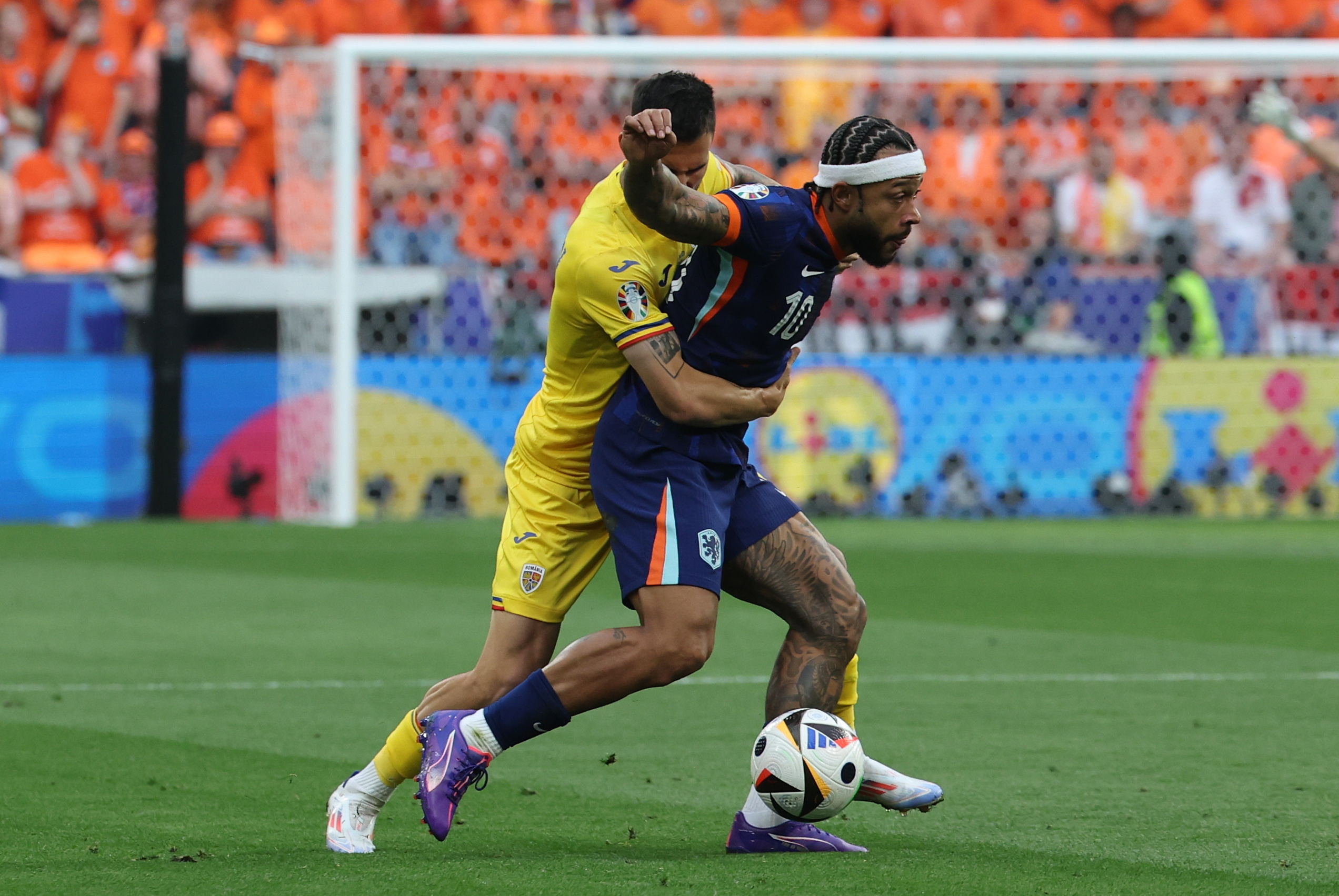 Países Bajos golea a Rumanía y ya es equipo de Cuartos de final de la Euro