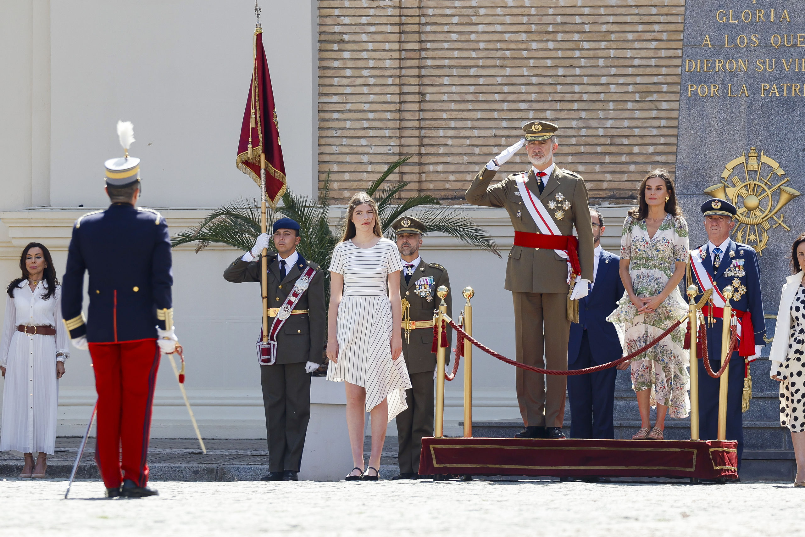Los estilismos de la reina Letizia y Sofía para  el gran día de Leonor en Zaragoza