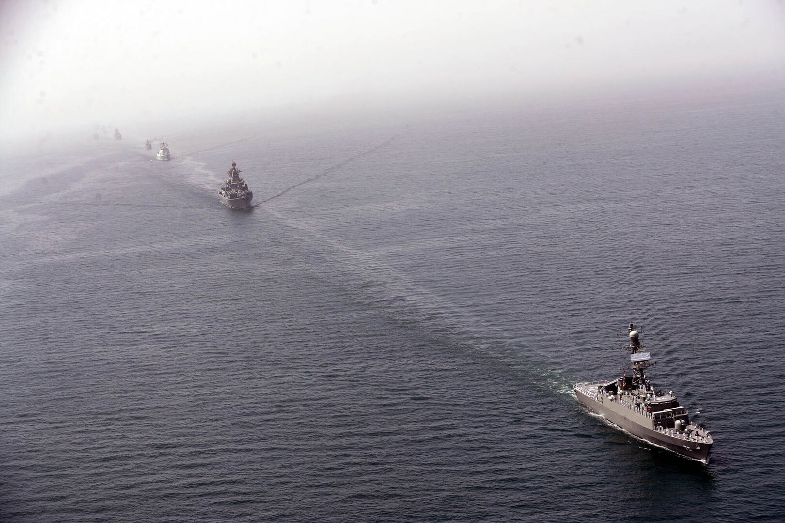 Una flotilla de barcos de guerra rusos atraca en Venezuela, con la ...