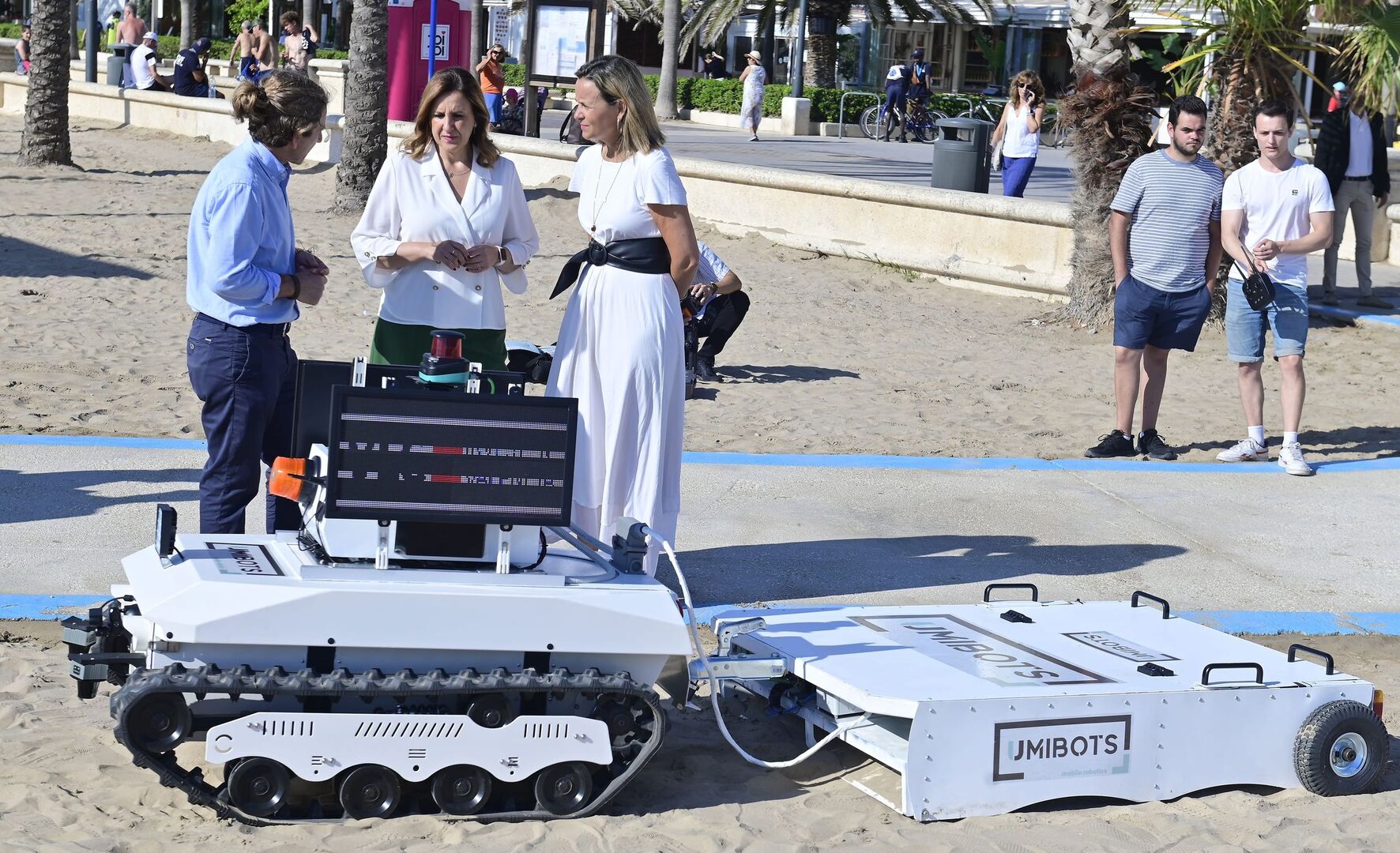 Las playas de Valencia se convierten en campo de pruebas de UMIbeach, un  robot con IA que limpia la arena - Libertad Digital