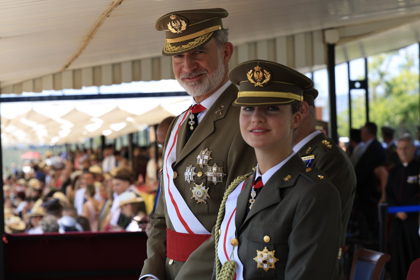 Felipe VI y la alférez Leonor de Borbón presiden la entrega de despachos en Talarn