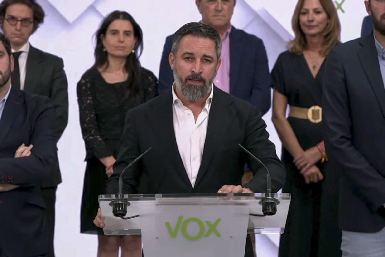Uno de cada tres votantes de Vox rechazan la ruptura con el PP y creen que beneficiará al PSOE