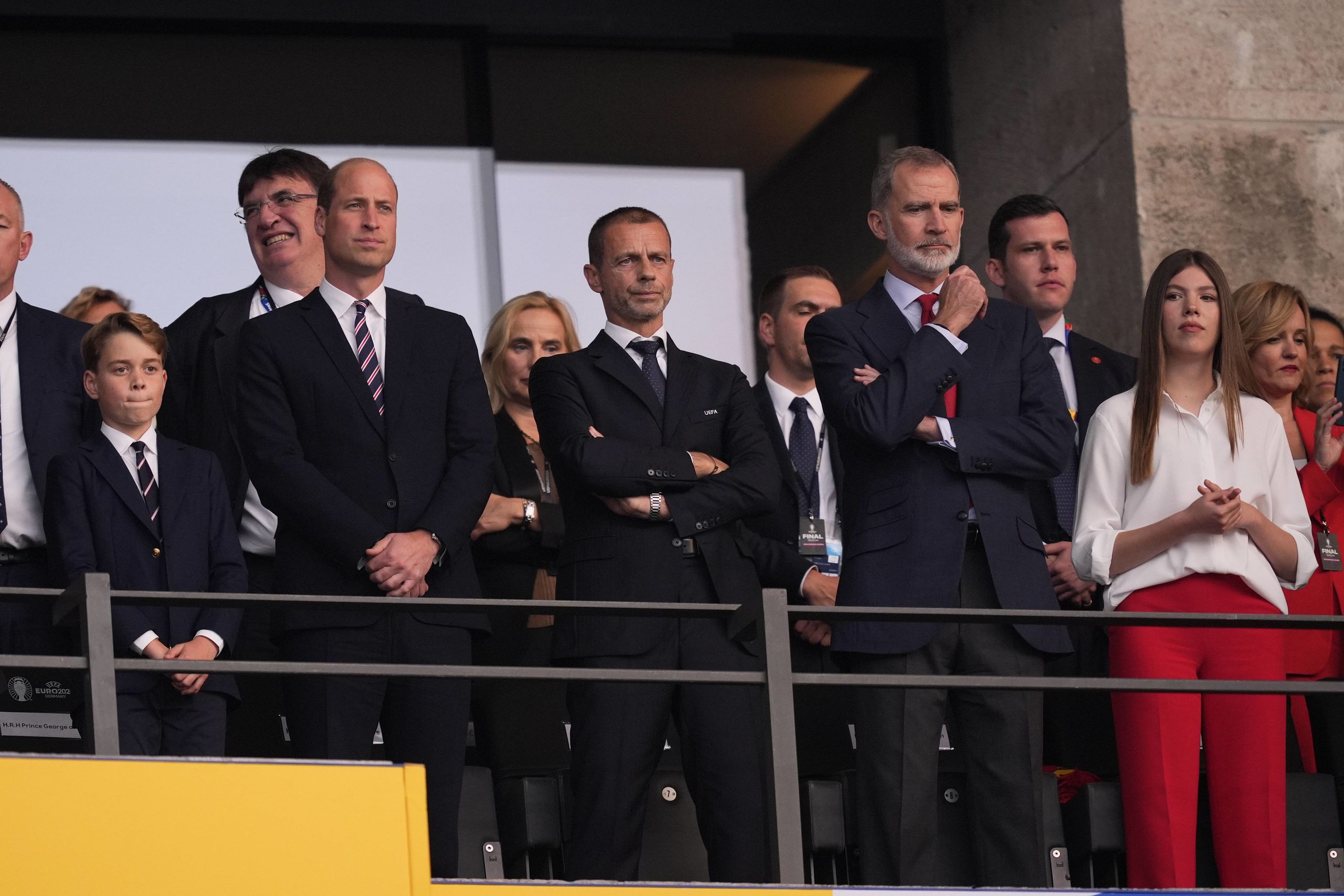 Felipe VI, la infanta Sofía, el príncipe Guillermo y el príncipe George animan a sus países en la final de la Eurocopa