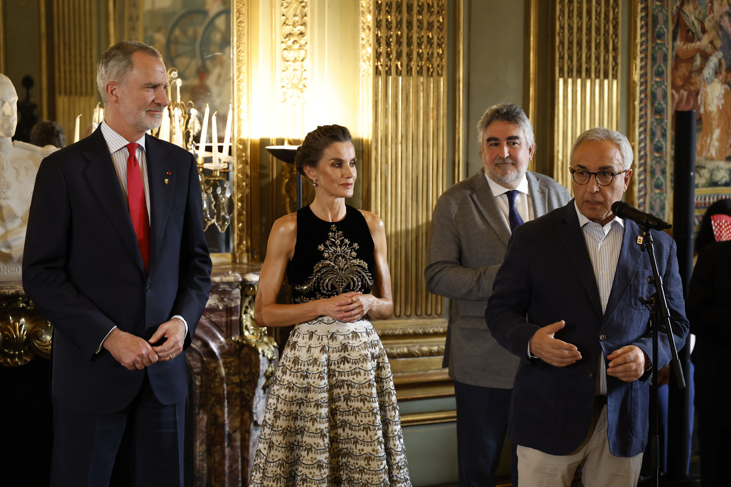 La reina Letizia deslumbra vestida de Dior en la recepción al equipo olímpico español