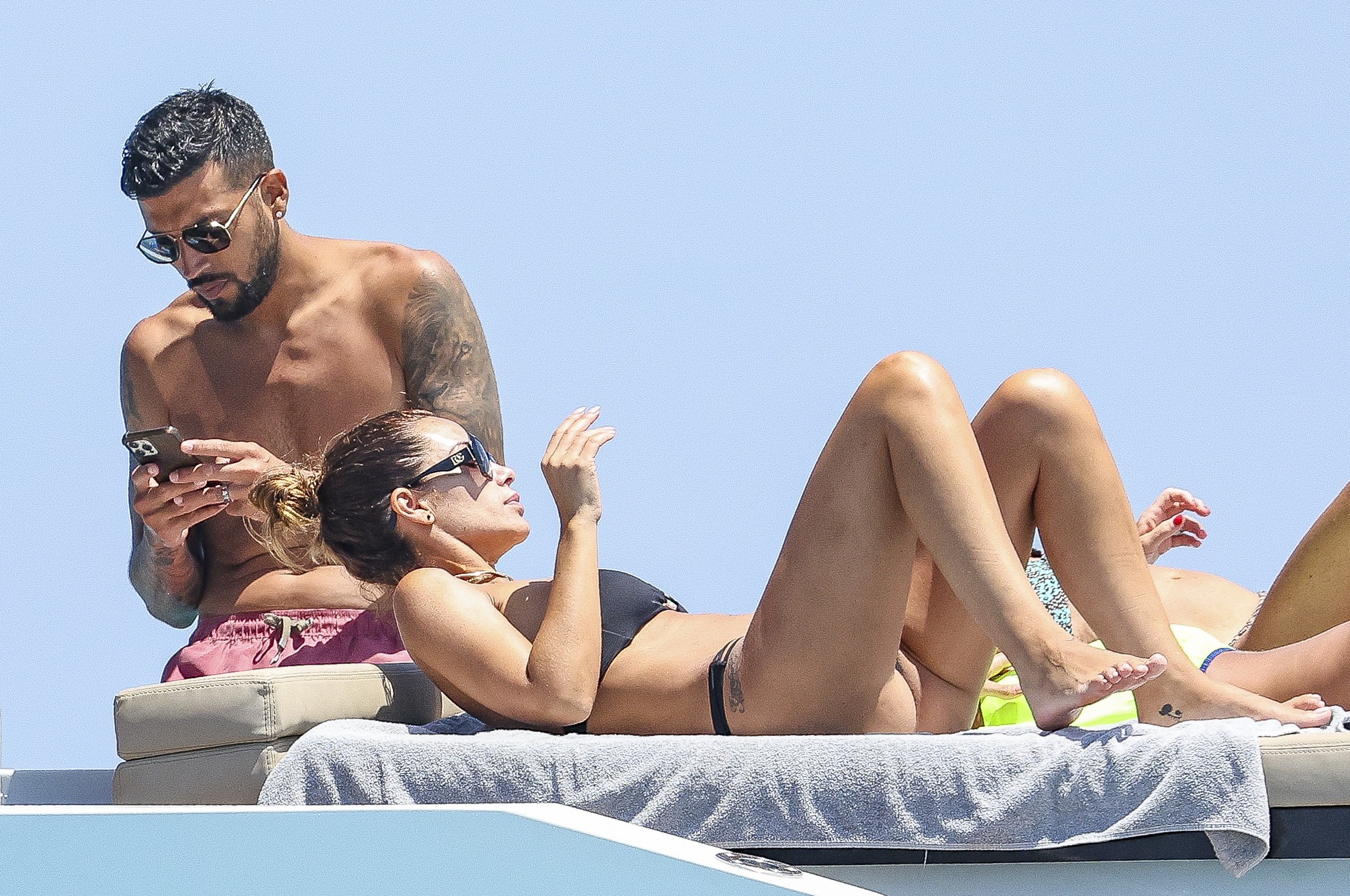 Tamara Gorro luce tipazo junto a Ezequiel Garay en sus vacaciones en Ibiza