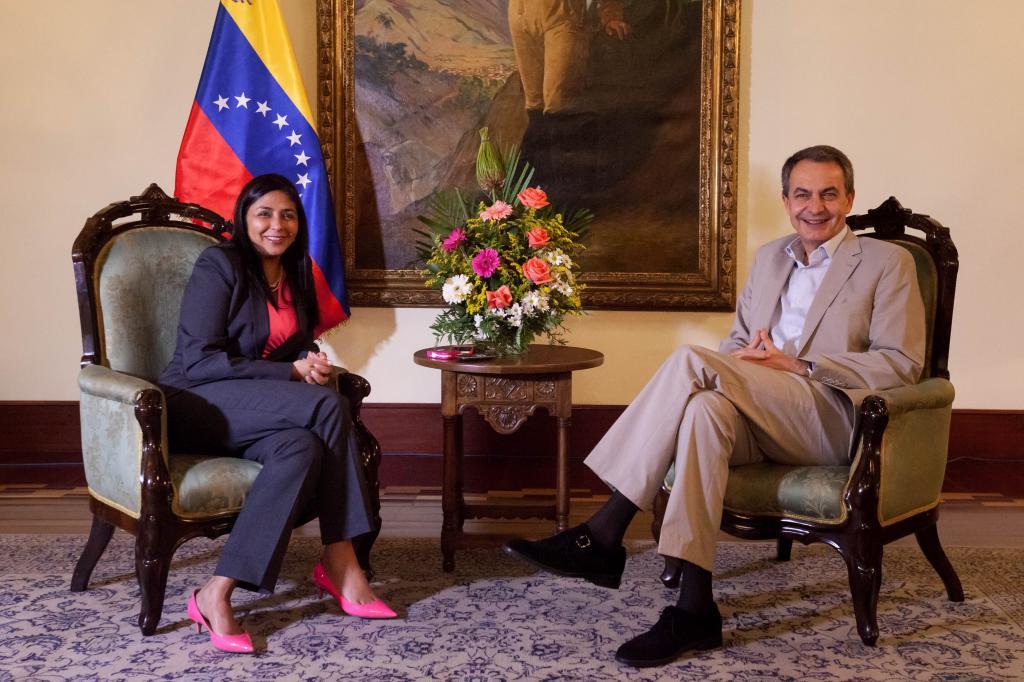 El gorilita Zapatero y las maletas de votos