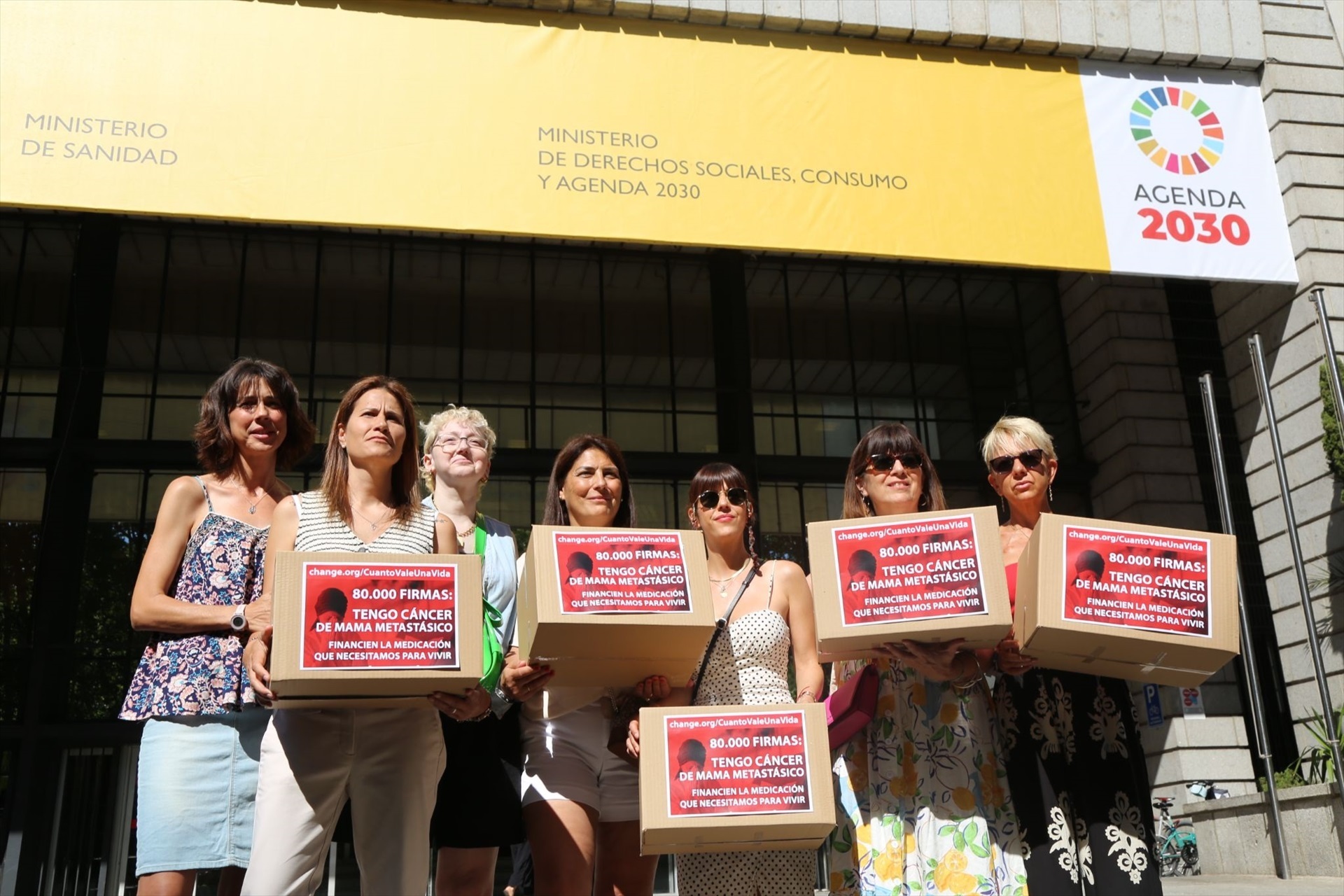 El mensaje de pacientes de cáncer de mama metastásico a Mónica García: "No tenemos tiempo, nos morimos"