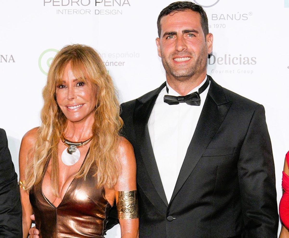 Lara Dibildos y Carlos Maturana, más enamorados que nunca, durante una gala solidaria en Marbella