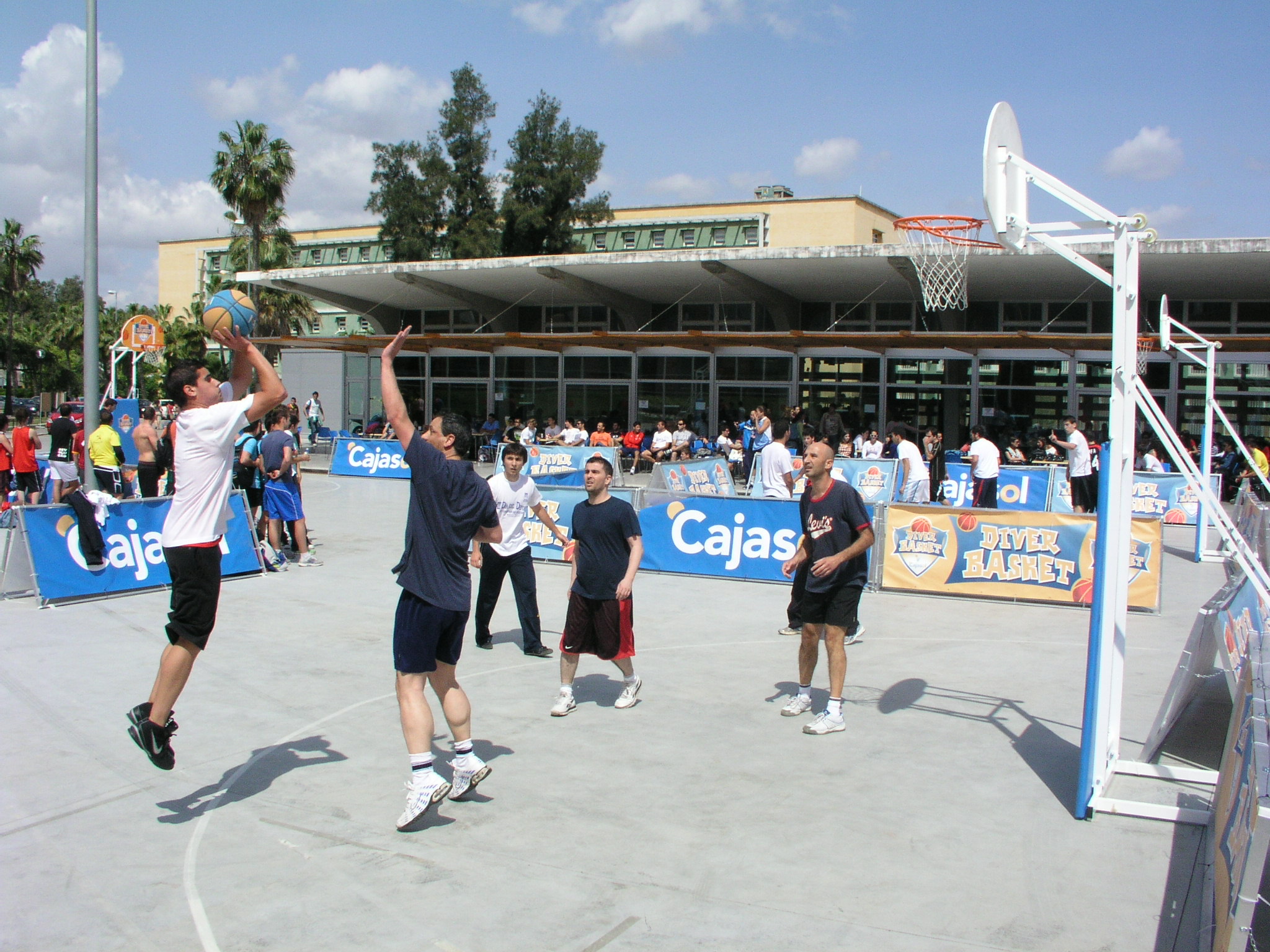 Del asfalto de Nueva York a los Juegos Olímpicos: ¿Qué es el baloncesto 3x3?