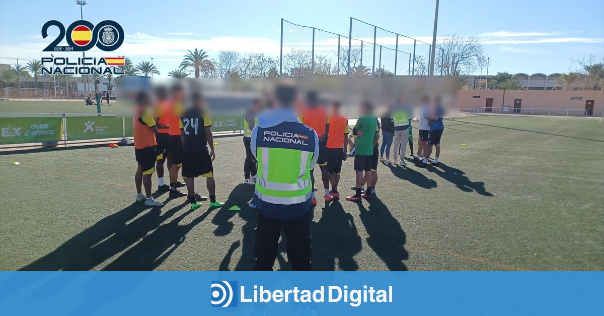 Desarticulada una red que estafaba a jóvenes con falsas promesas de jugar en la liga española