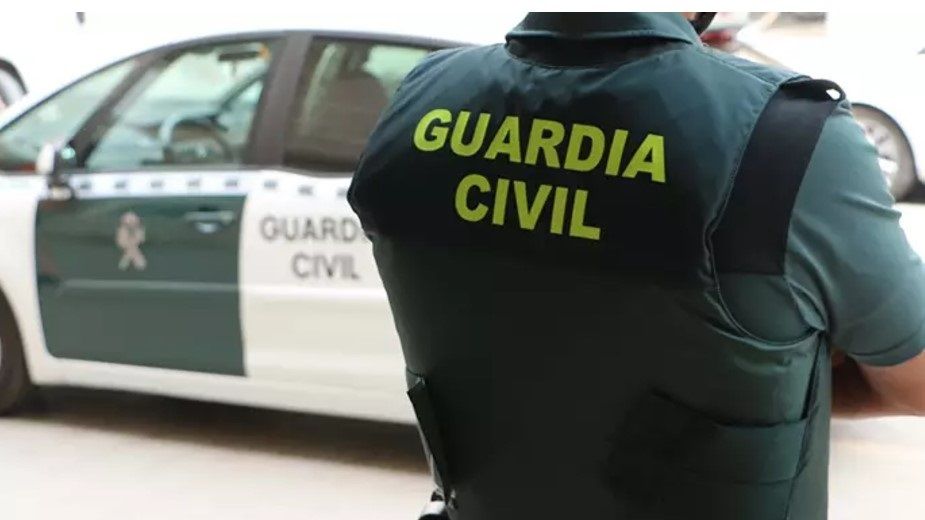 La principal asociación de la Guardia Civil pide el uso de armas largas para combatir a los narcos en Cádiz