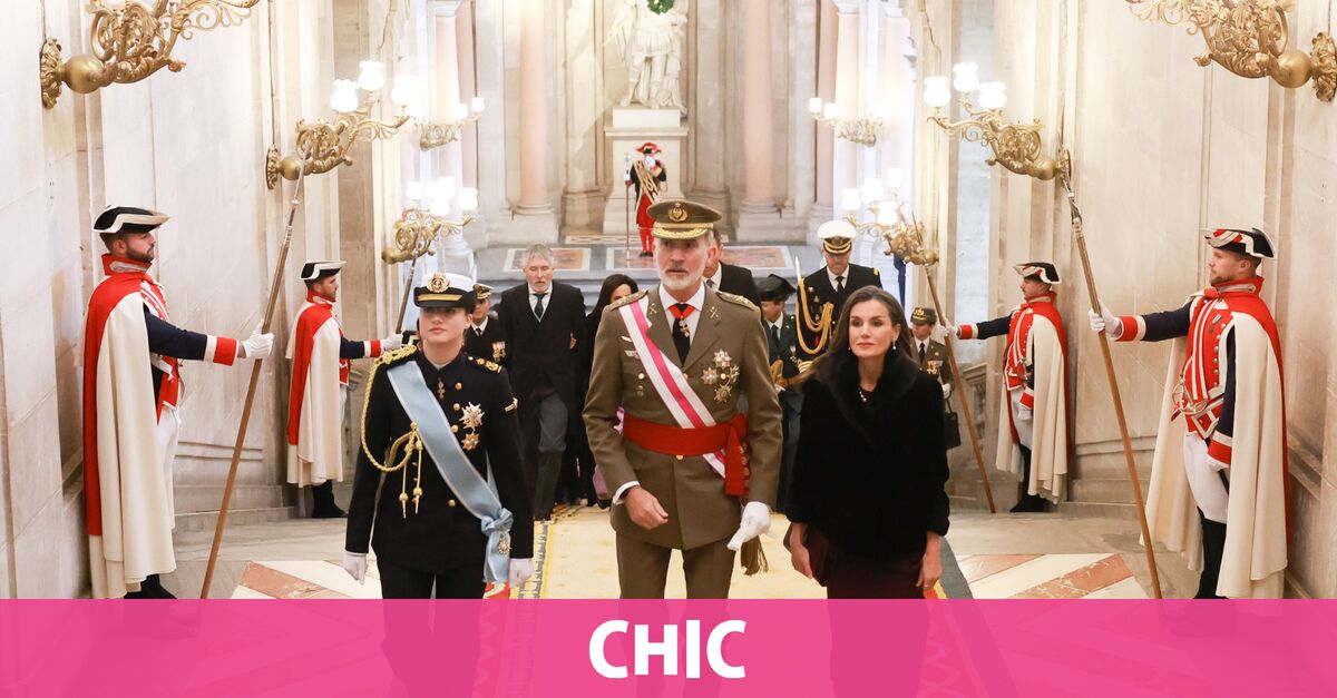 De los despistes de la Princesa Leonor a las miradas cariñosas del Rey a la Reina: las anécdotas de la Pascua Militar