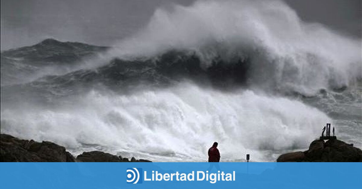 Prohibido acercarse a la costa:  Herminia  desata la alerta roja en La Coruña