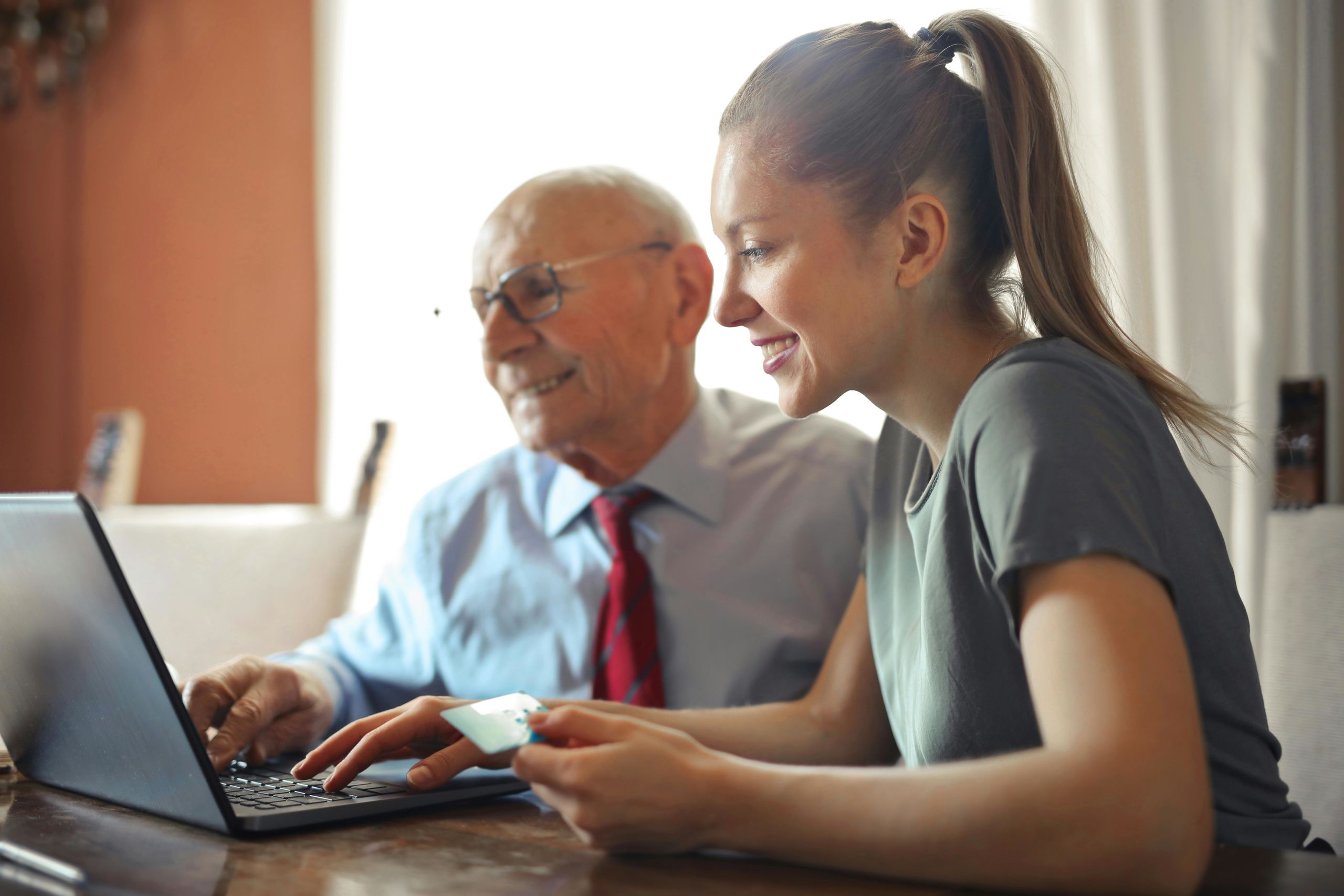 Banco Santander se vuelca con el colectivo senior