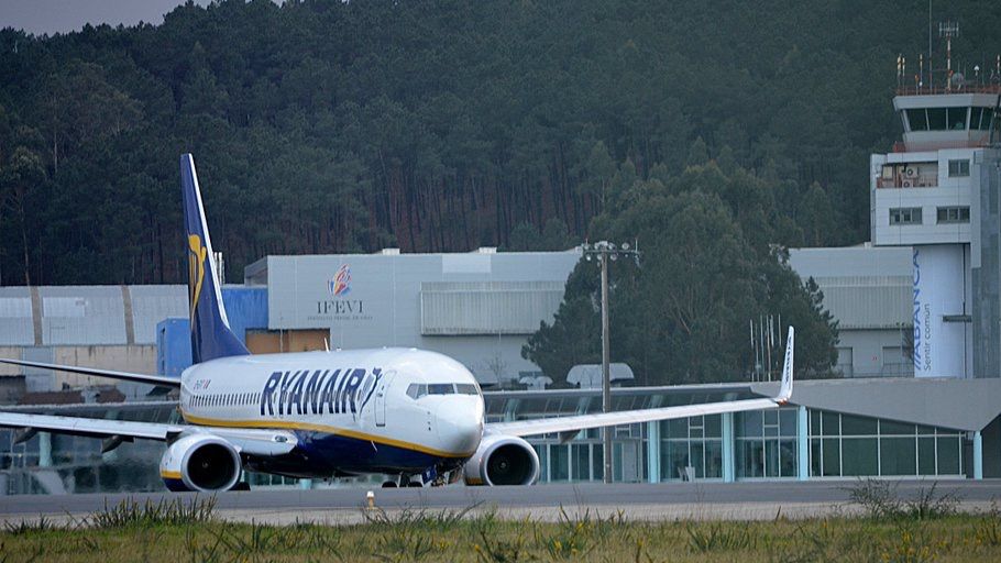 Ryanair amenaza con eliminar 12 rutas en España por las tasas aeroportuarias de Aena