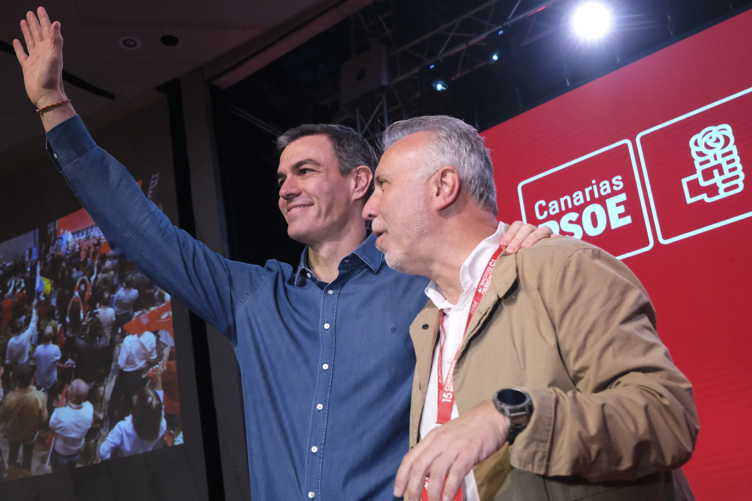 Un exaltado Sánchez dice que "buscará votos hasta debajo de las piedras" tras el fiasco de su chantaje