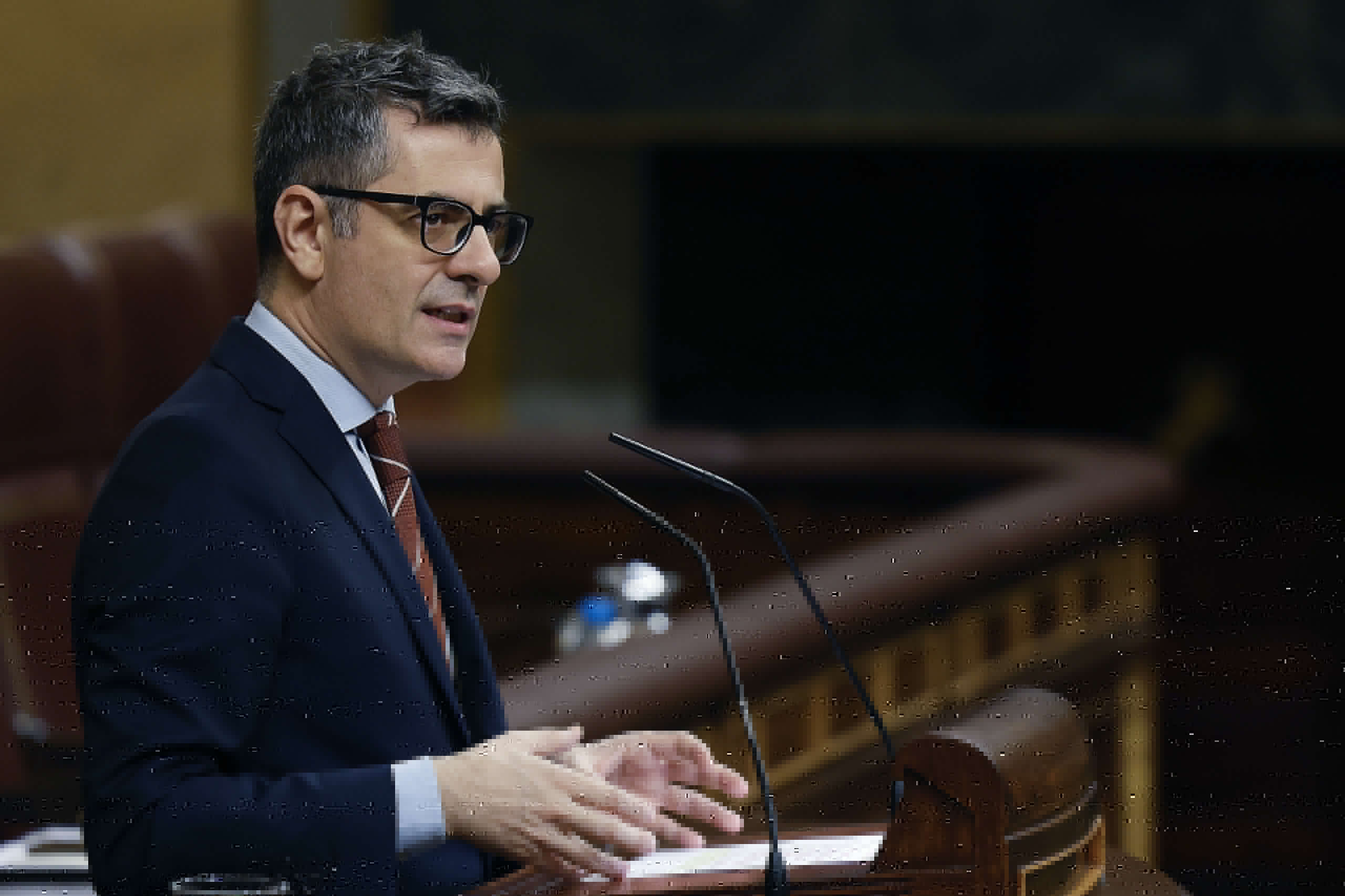 El Gobierno, a punto de cerrar las transferencias de inmigración a Cataluña para que Junts le apruebe los Presupuestos