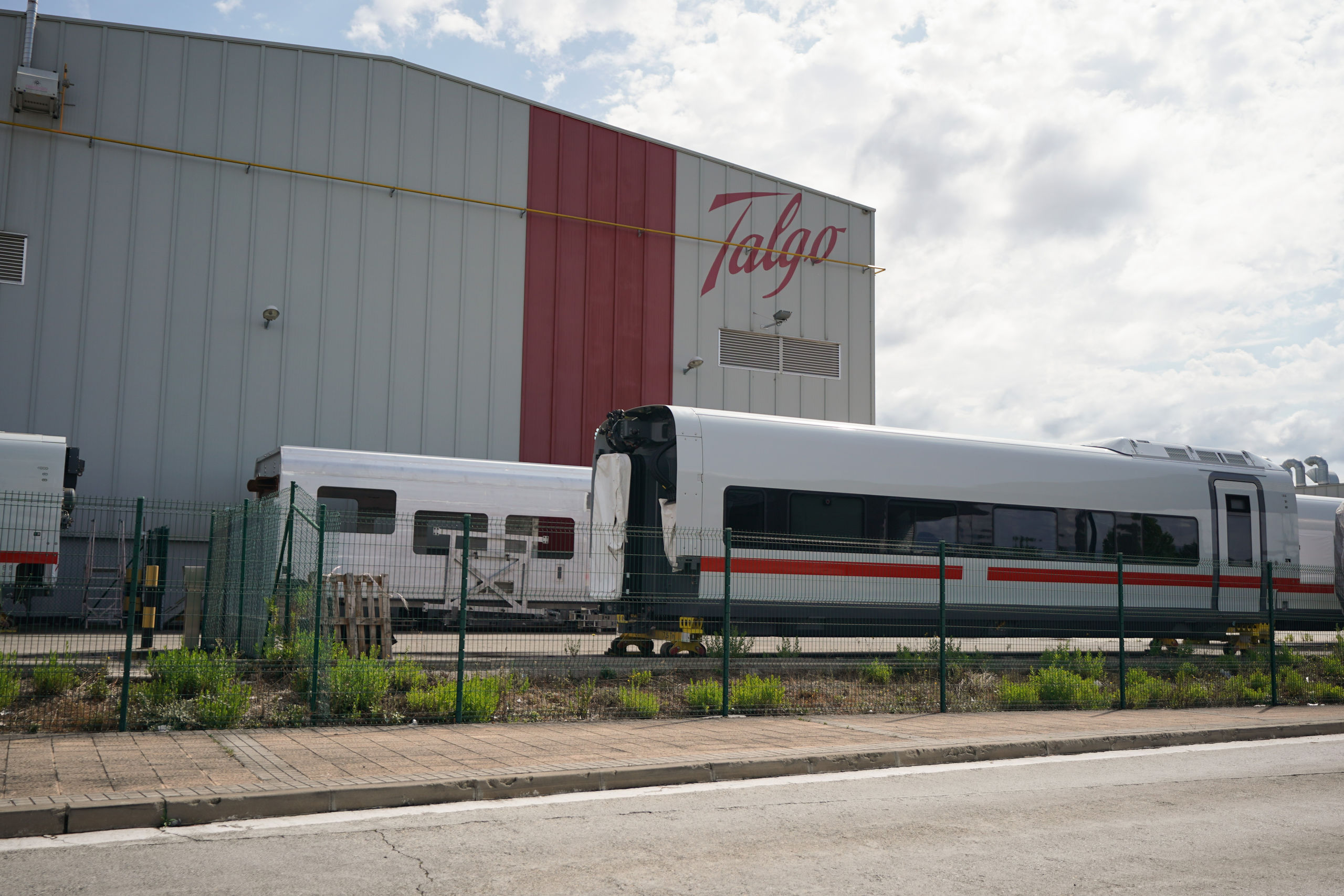 El consorcio vasco liderado por Sidenor compra el 30% de Talgo