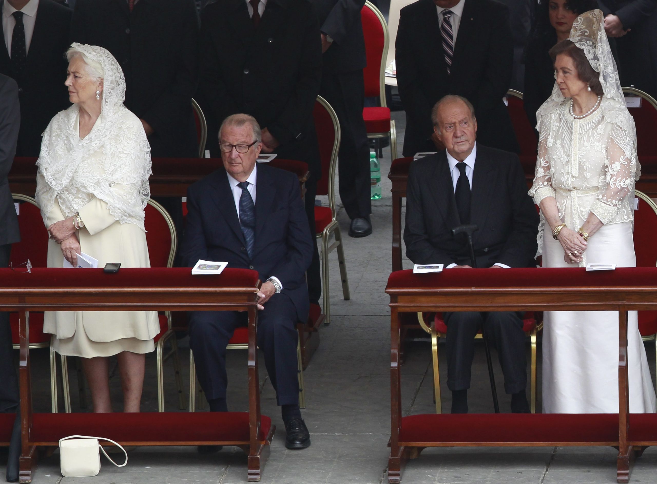 paola-de-belgica-sofia-de-espana-privilegio-de-blanco.jpg