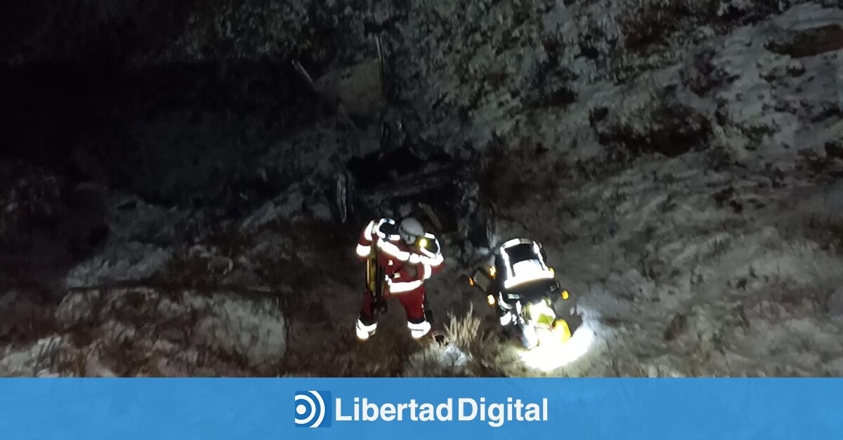 Mueren 4 jóvenes madrileños al despeñarse su coche por un precipicio en Cantabria