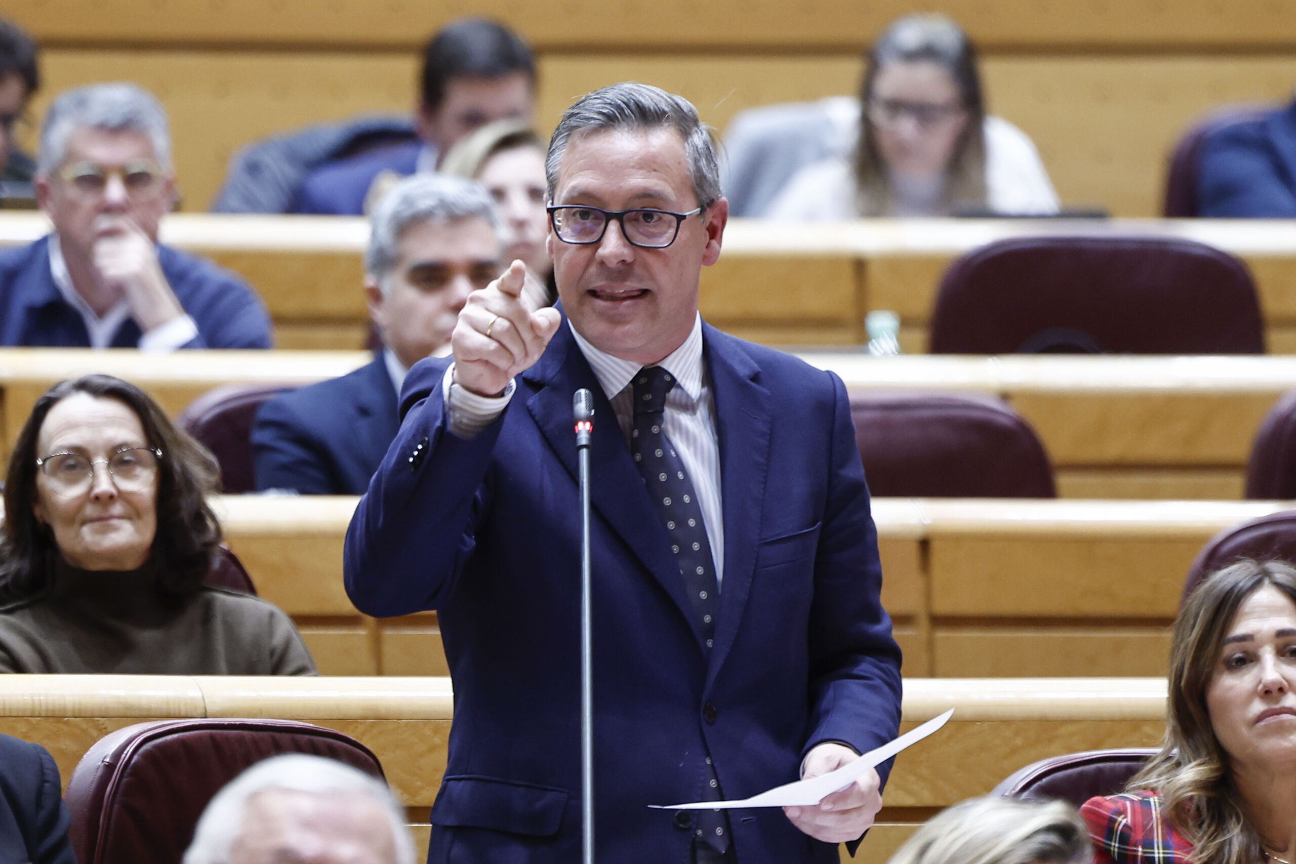 Serrano a Bolaños: "El PSOE babea por una terrorista más que un exministro delante de un catálogo de señoritas"