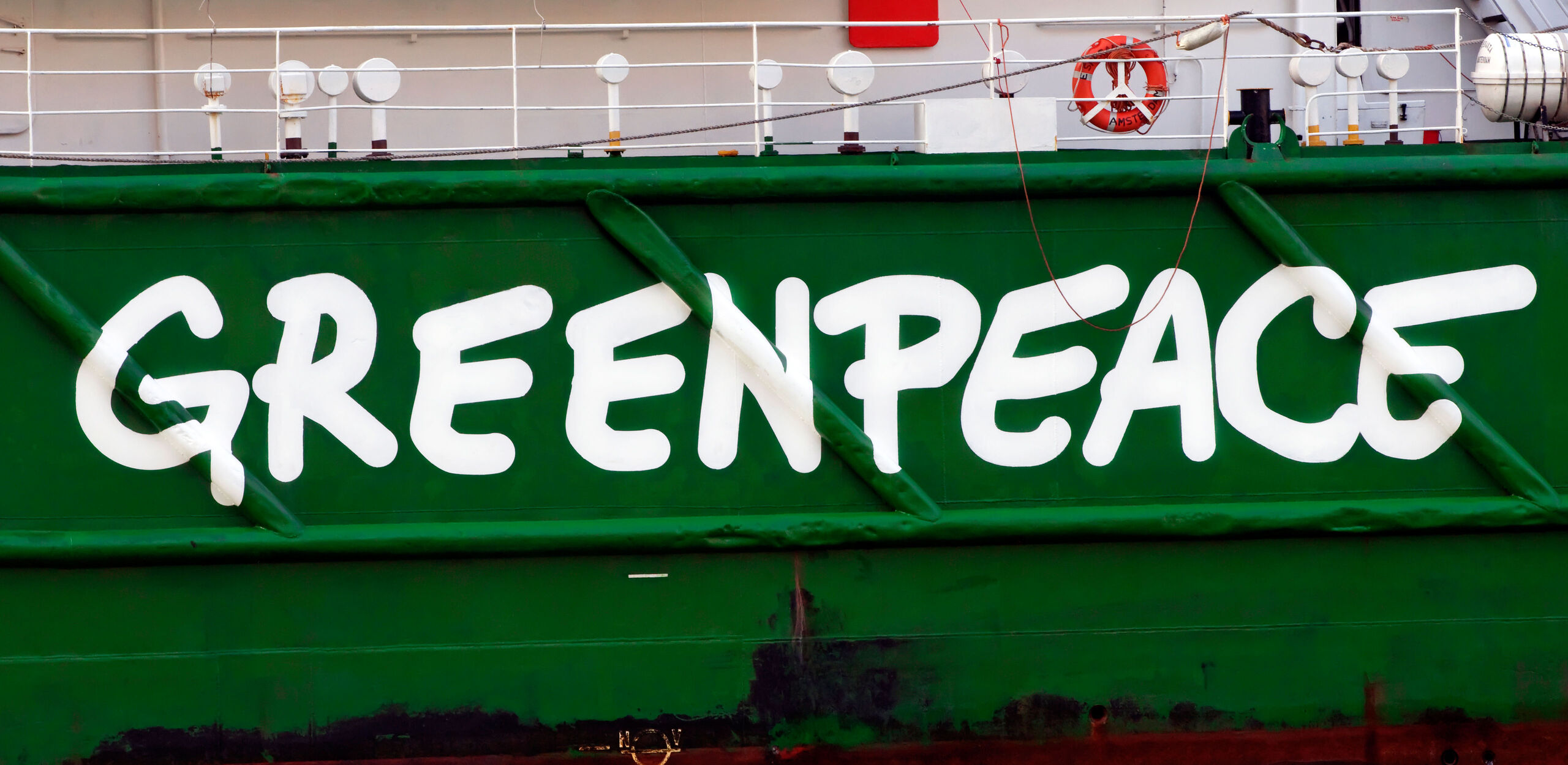 Greenpeace, condenada a pagar 605 millones: la histórica sentencia que amenaza a la ONG con la quiebra