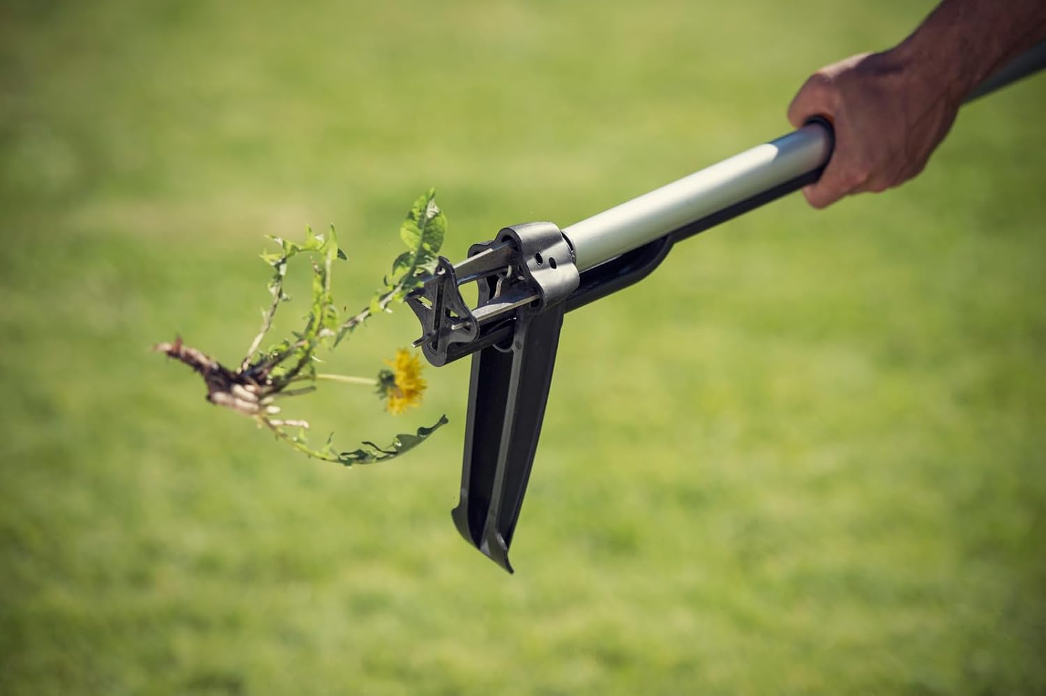 extractor-de-malezas-fiskars.jpg