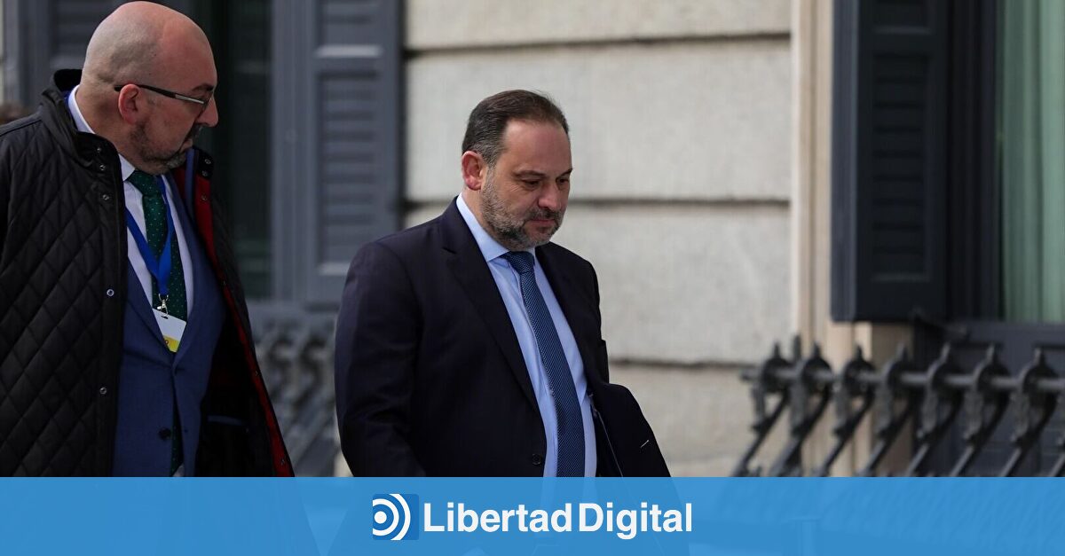 Ábalos acusa a la UCO de filtrar sus mensajes con Pedro Sánchez y dice que los guardaba para escribir sus memorias
