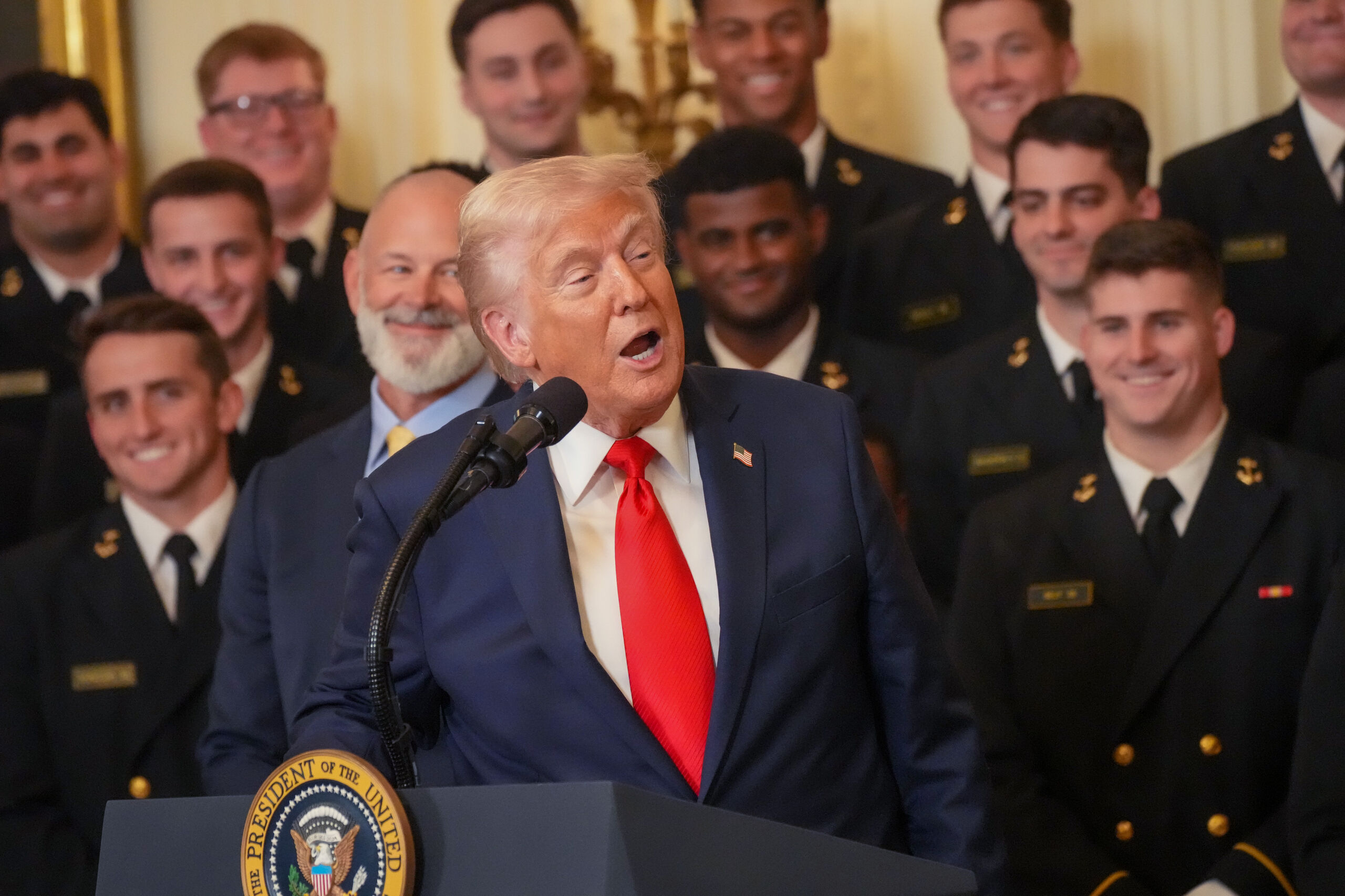La Tasa Google de Sánchez odiada por Trump geolocaliza móviles y recauda 375 millones