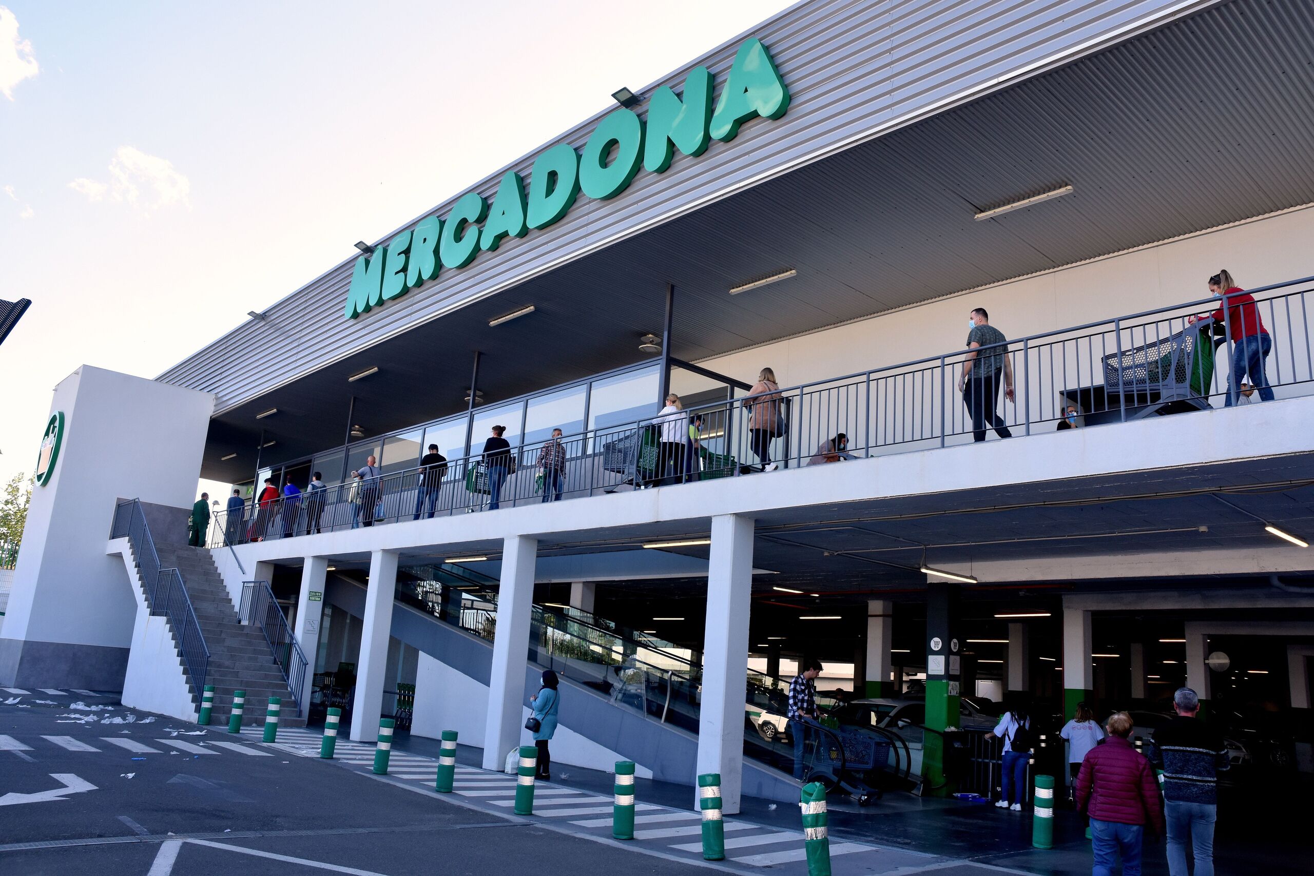Mercadona, el diésel y el efectivo nos salvaron del caos del apagón (y no Sánchez)